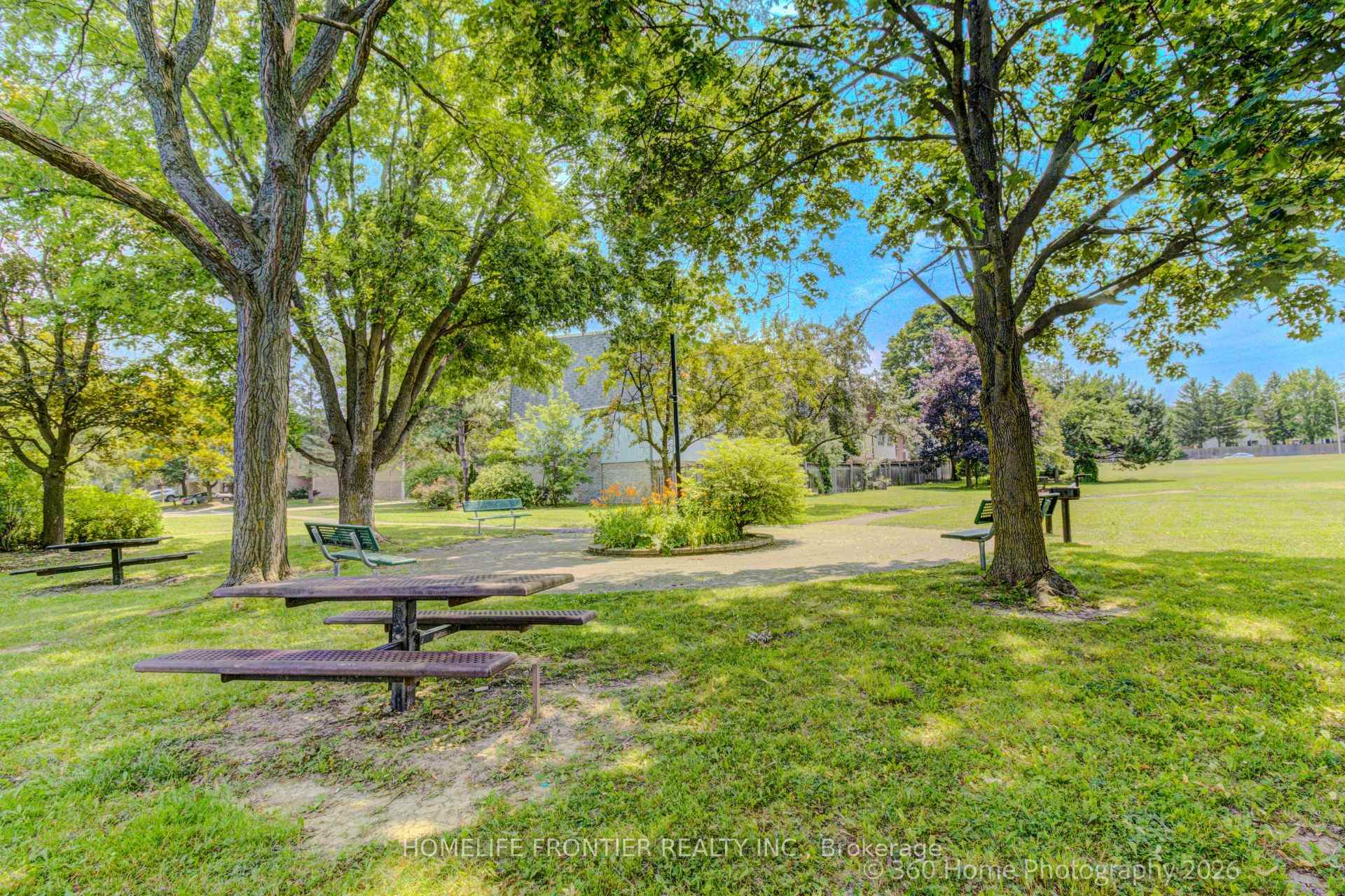 Photo 34 of 92 Poplar Crescent W, Aurora, Aurora Highlands — HOMEH