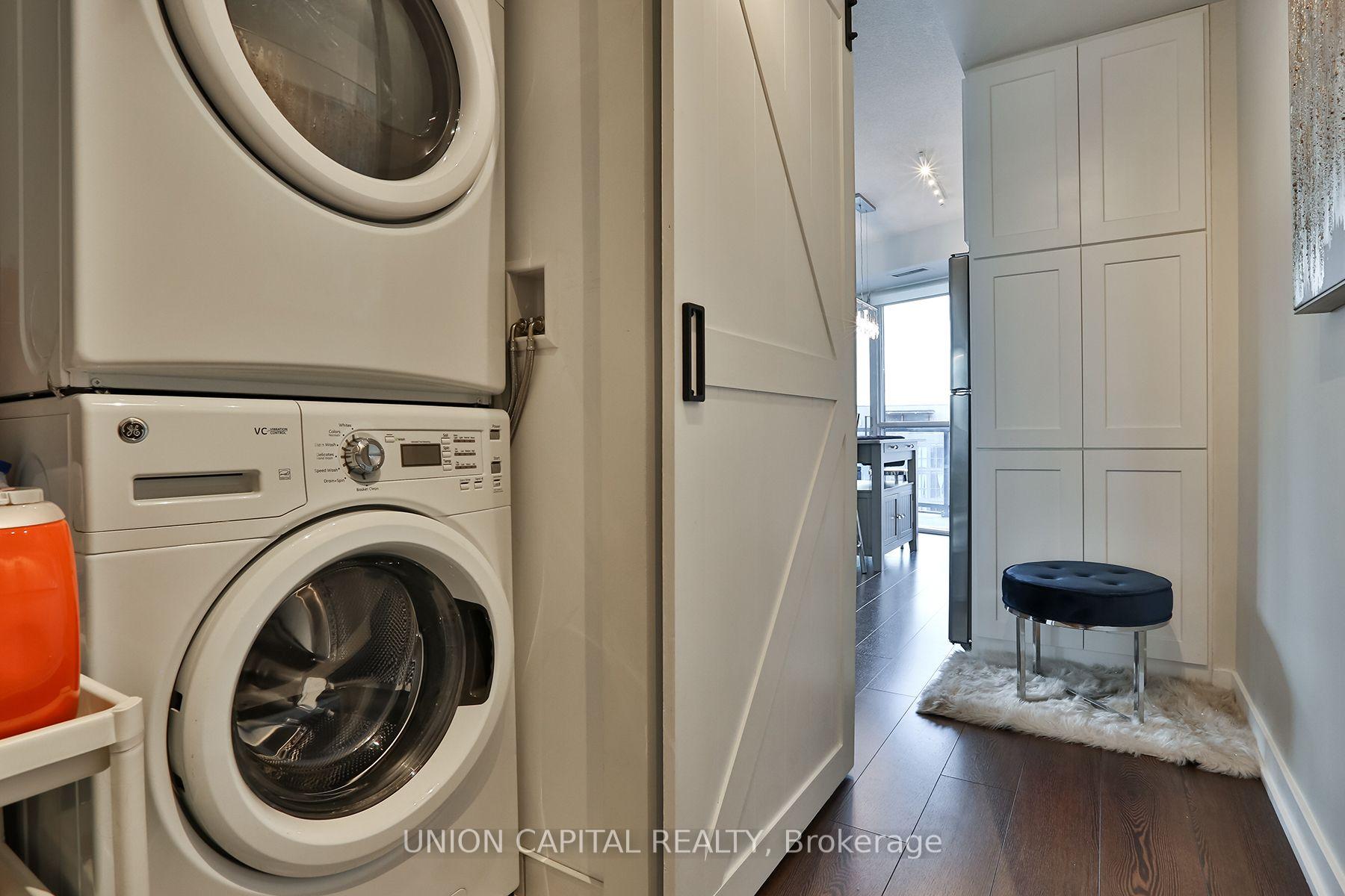 Photo 4 of Unit 1103, 20 Bruyeres Mews, Toronto, Niagara — HOMEH