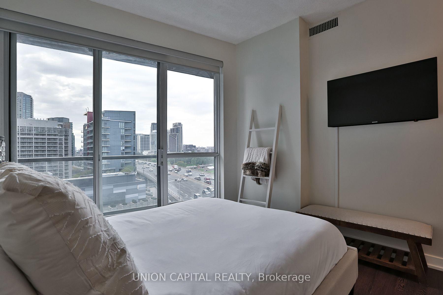 Photo 8 of Unit 1103, 20 Bruyeres Mews, Toronto, Niagara — HOMEH