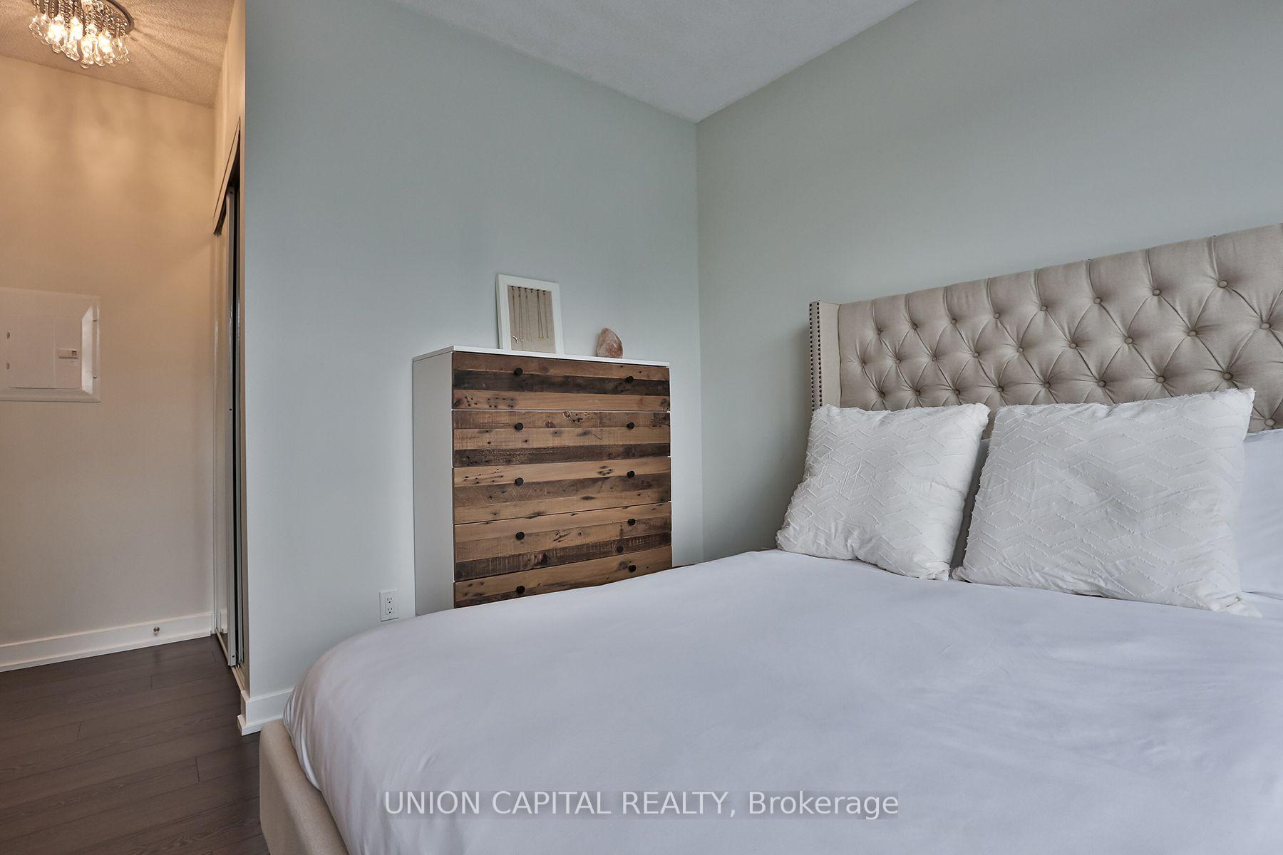 Photo 9 of Unit 1103, 20 Bruyeres Mews, Toronto, Niagara — HOMEH