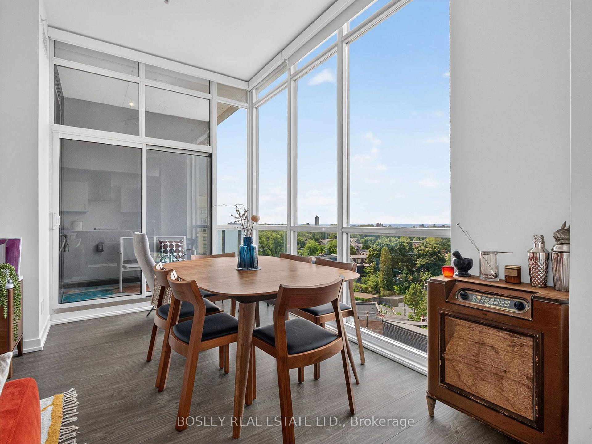 Photo 4 of Unit 801, 36 Howard Park Avenue, Toronto, Roncesvalles — HOMEH