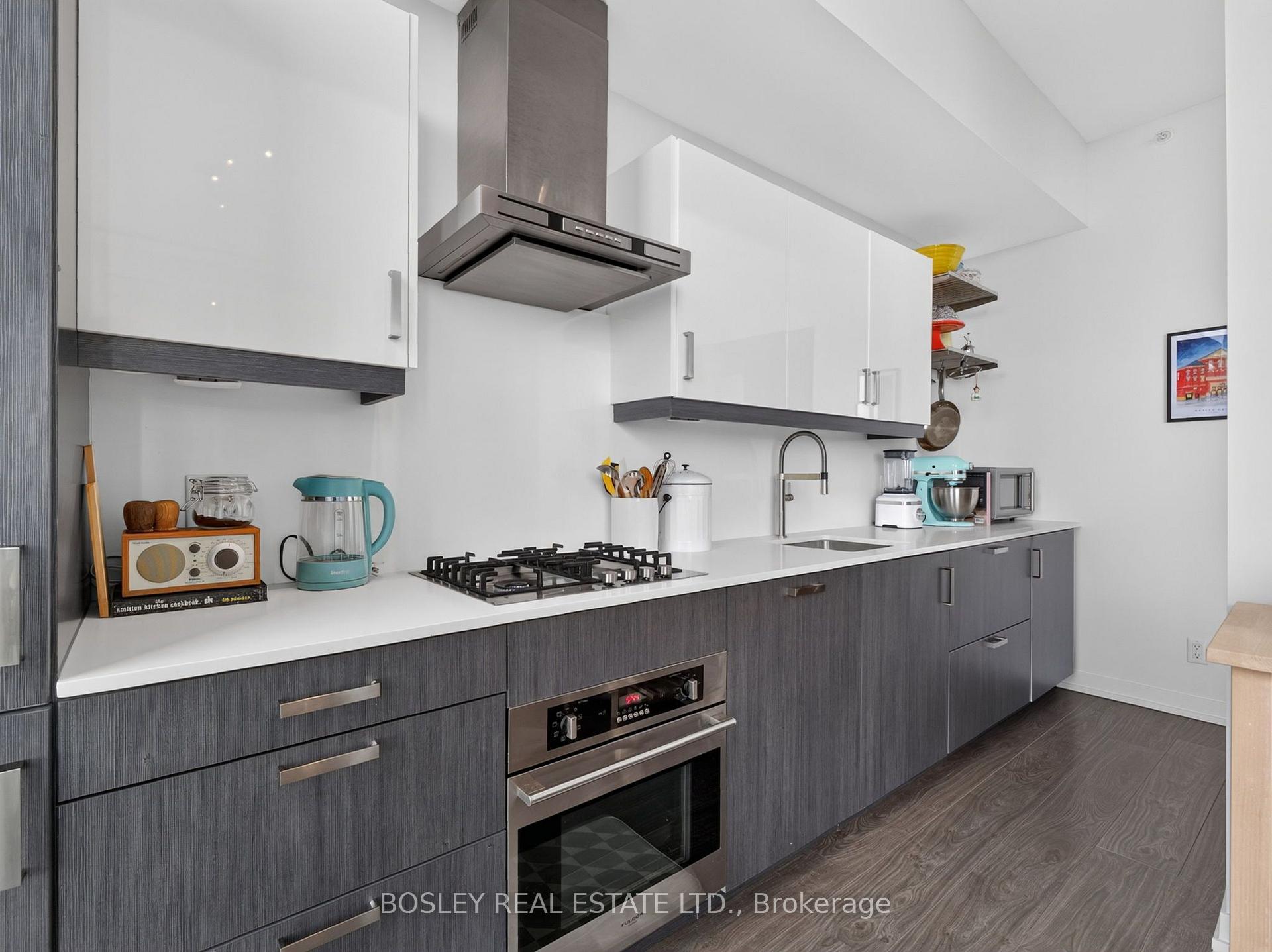 Photo 7 of Unit 801, 36 Howard Park Avenue, Toronto, Roncesvalles — HOMEH