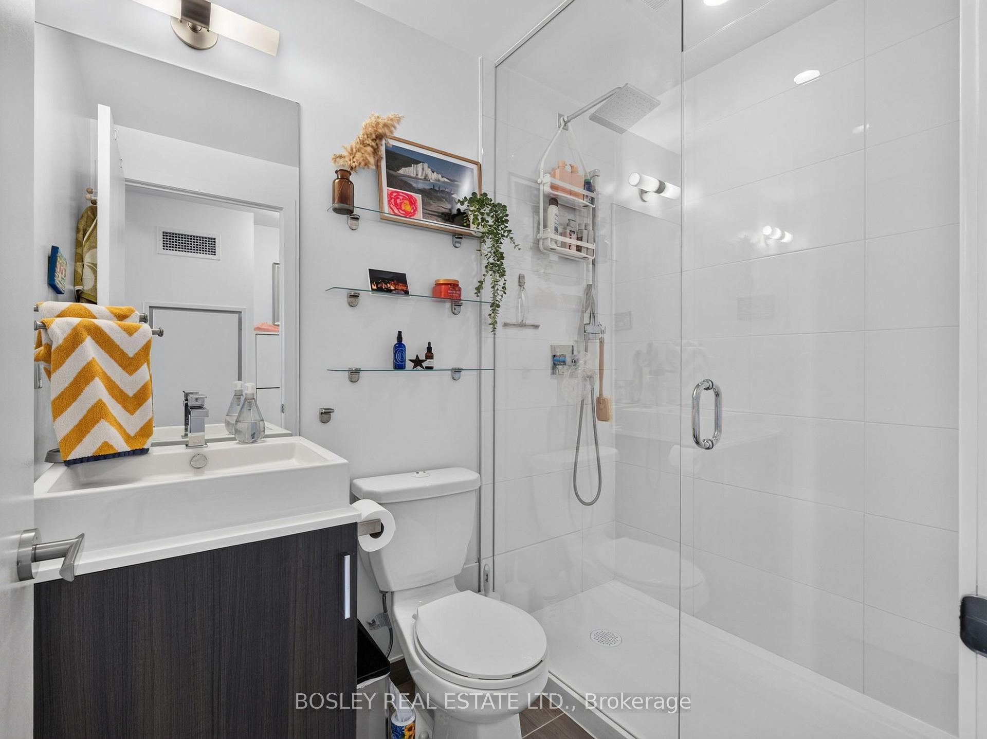 Photo 15 of Unit 801, 36 Howard Park Avenue, Toronto, Roncesvalles — HOMEH