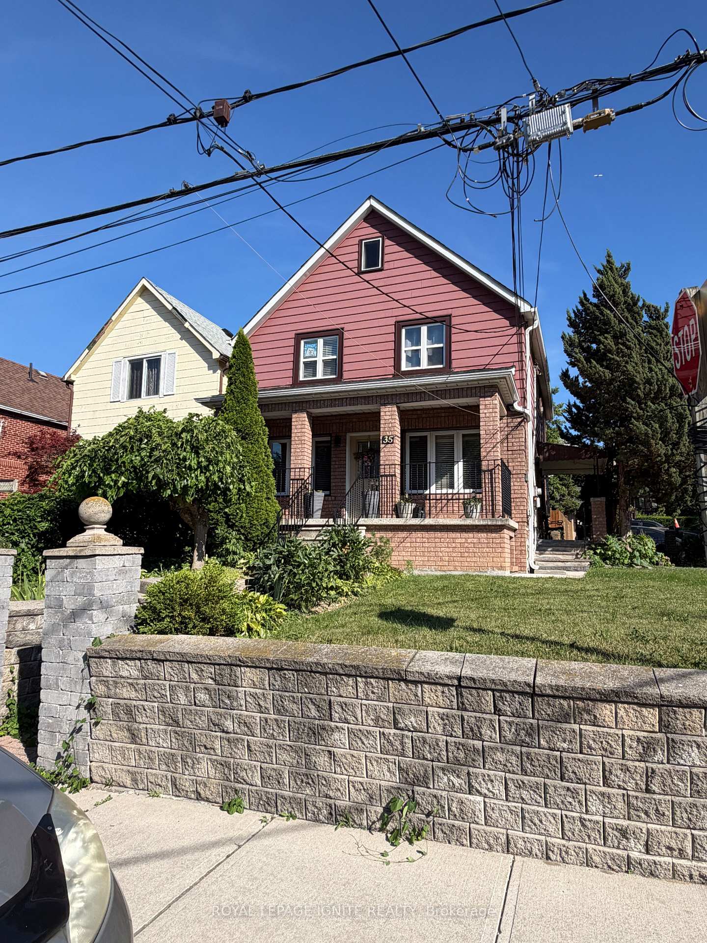 Front of 35 Hillary Avenue