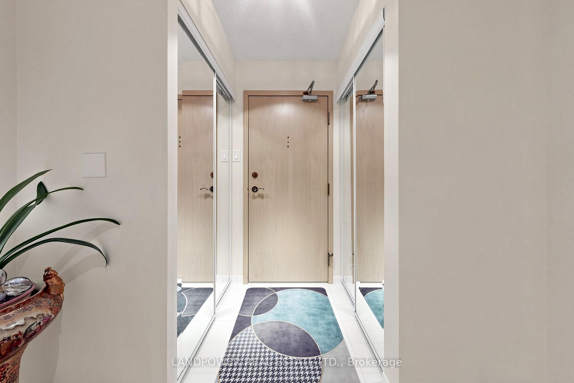 Photo 4 of Unit 1106, 7825 Bayview Avenue, Markham, Aileen-Willowbrook — HOMEH