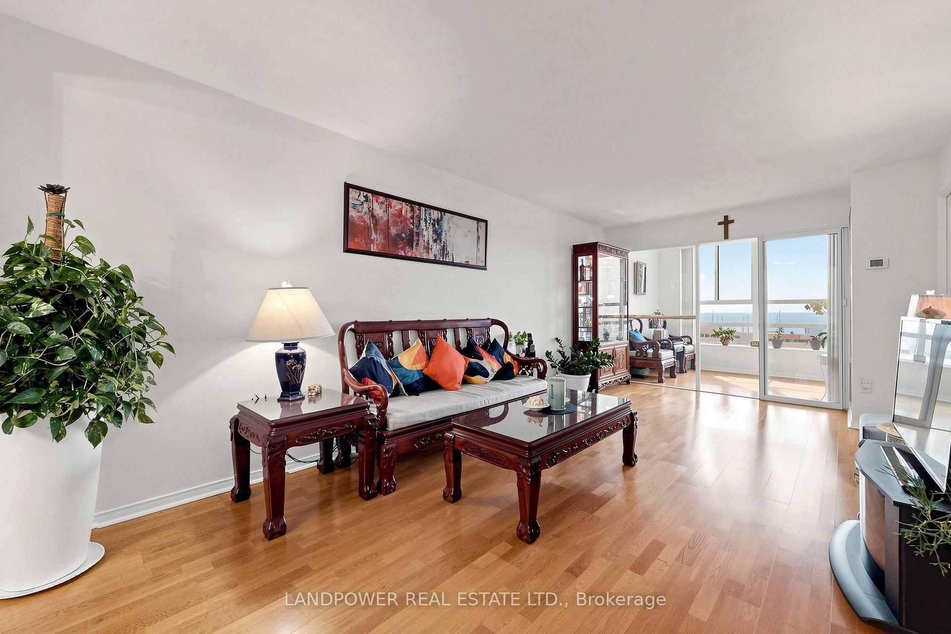 Photo 5 of Unit 1106, 7825 Bayview Avenue, Markham, Aileen-Willowbrook — HOMEH