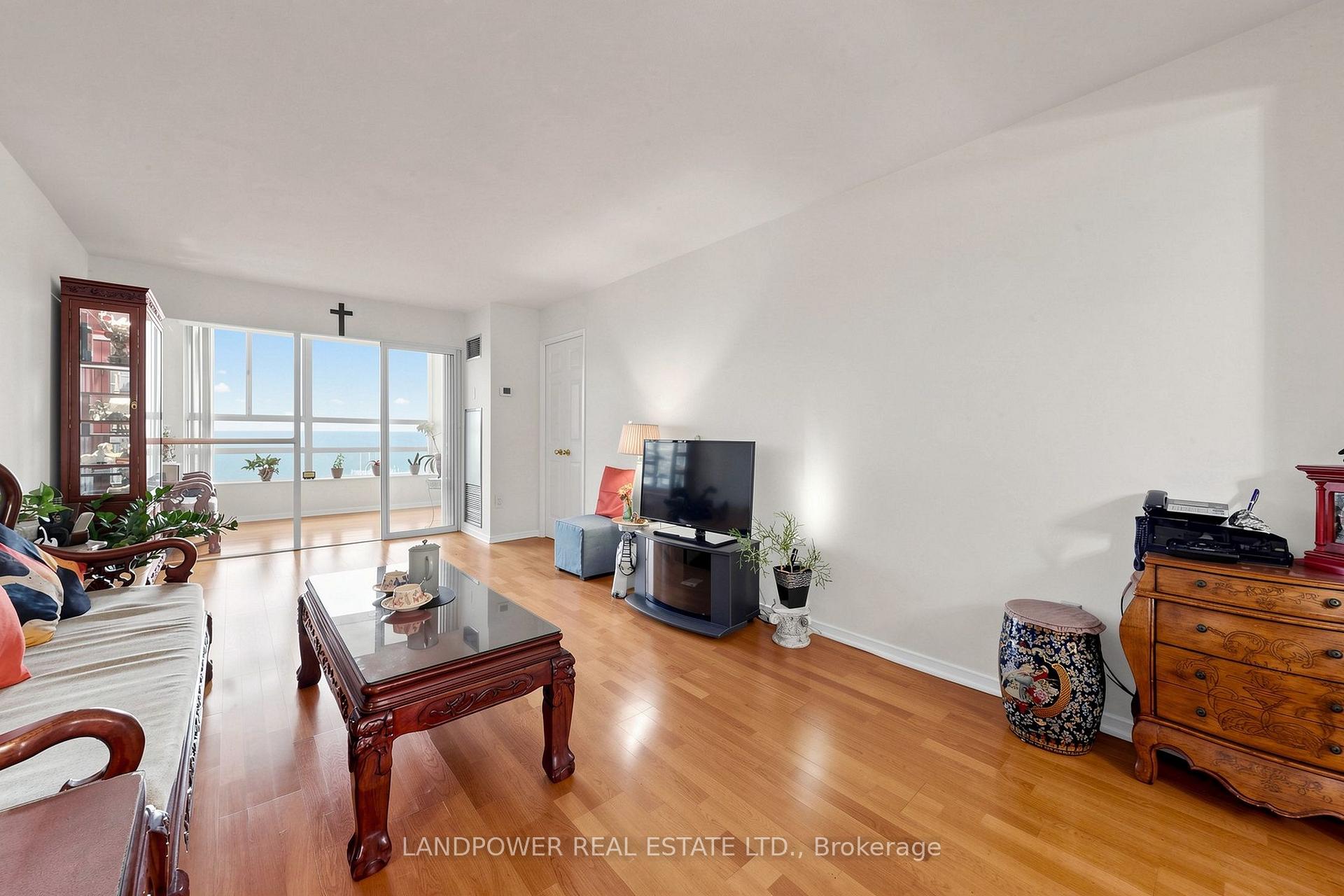Photo 6 of Unit 1106, 7825 Bayview Avenue, Markham, Aileen-Willowbrook — HOMEH