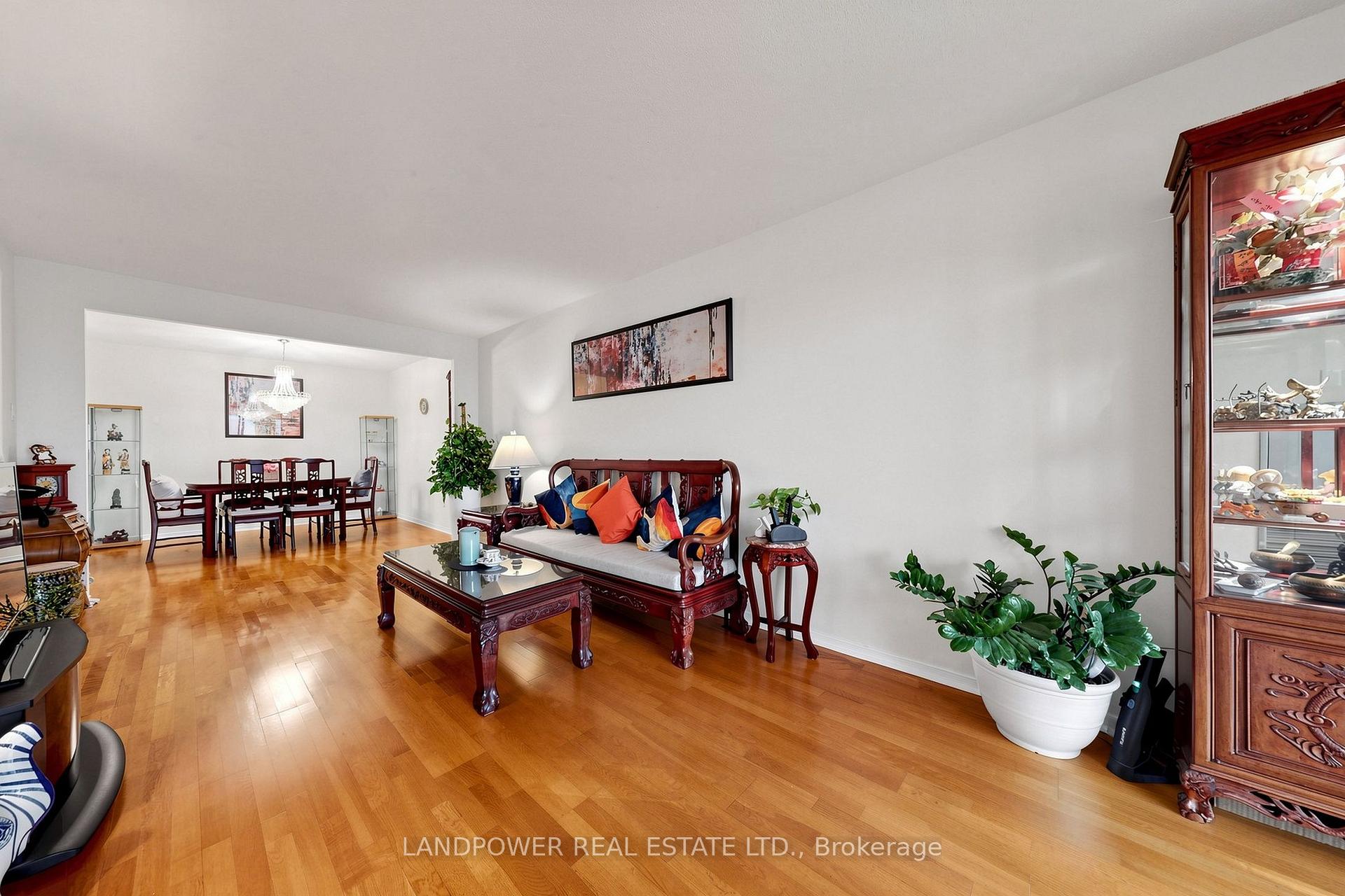 Photo 7 of Unit 1106, 7825 Bayview Avenue, Markham, Aileen-Willowbrook — HOMEH