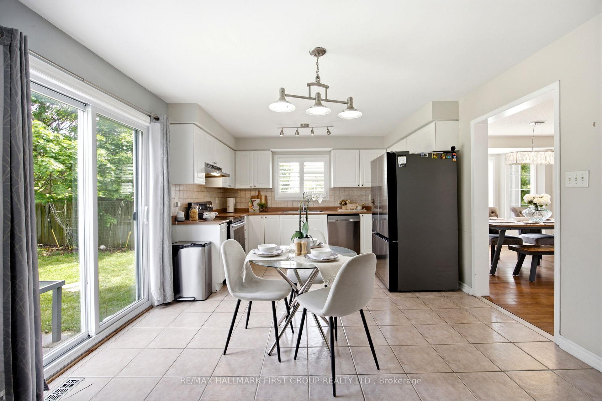 Photo 15 of 1396 Lyncroft Crescent, Oshawa, Taunton — HOMEH
