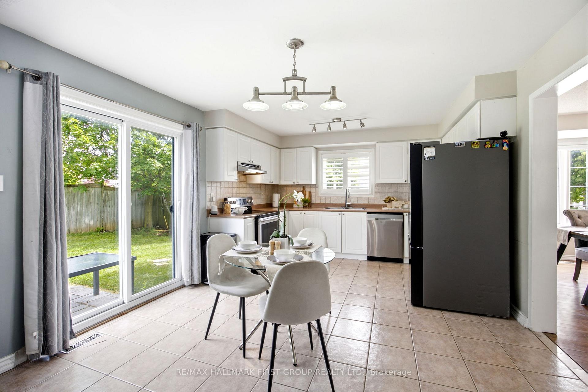 Photo 16 of 1396 Lyncroft Crescent, Oshawa, Taunton — HOMEH