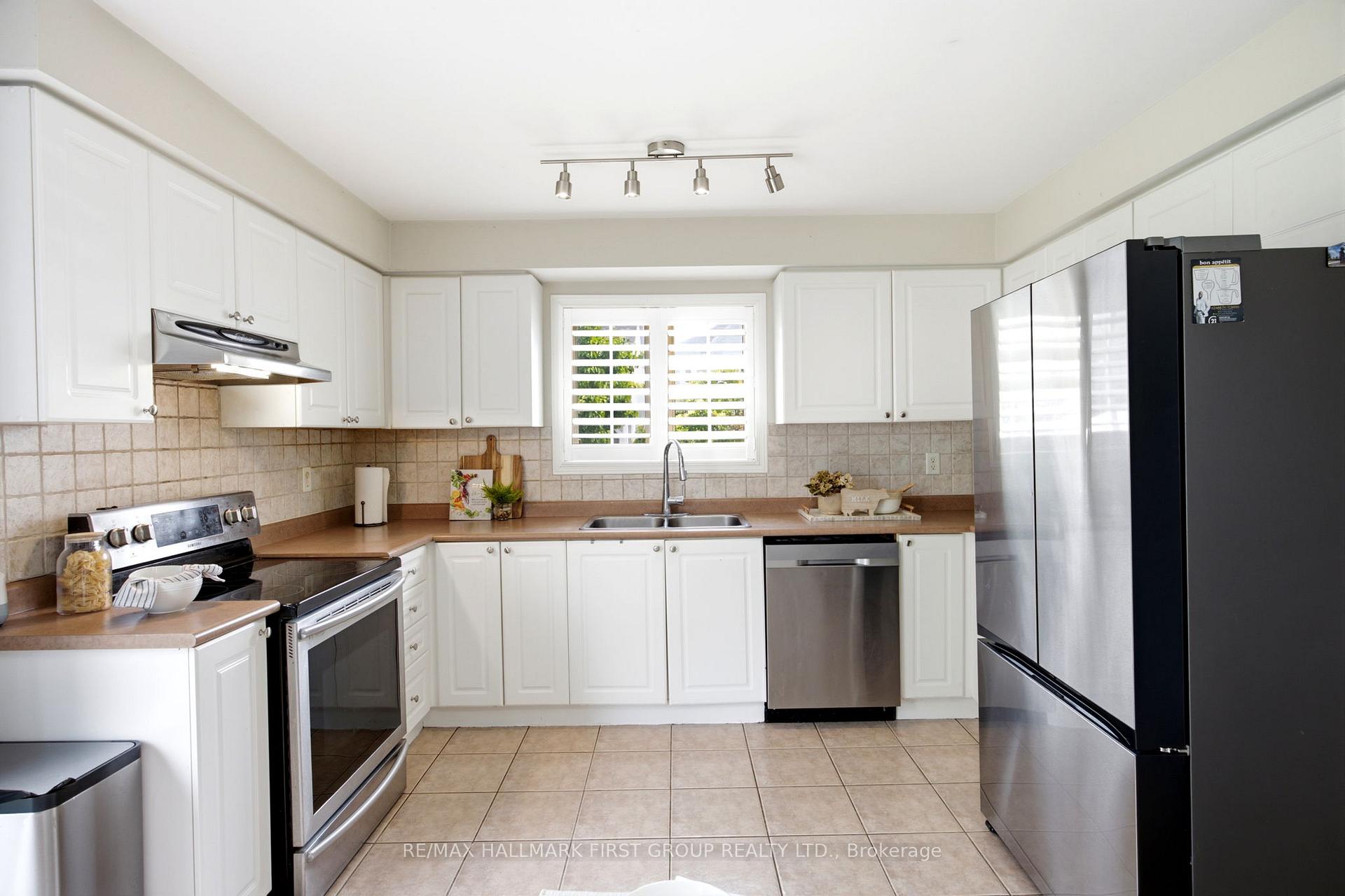 Photo 18 of 1396 Lyncroft Crescent, Oshawa, Taunton — HOMEH