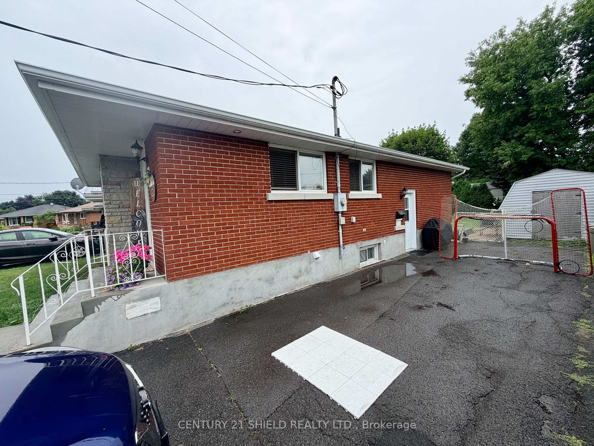 Photo 3 of 785 Sandfield Crescent, Cornwall, Cornwall — HOMEH
