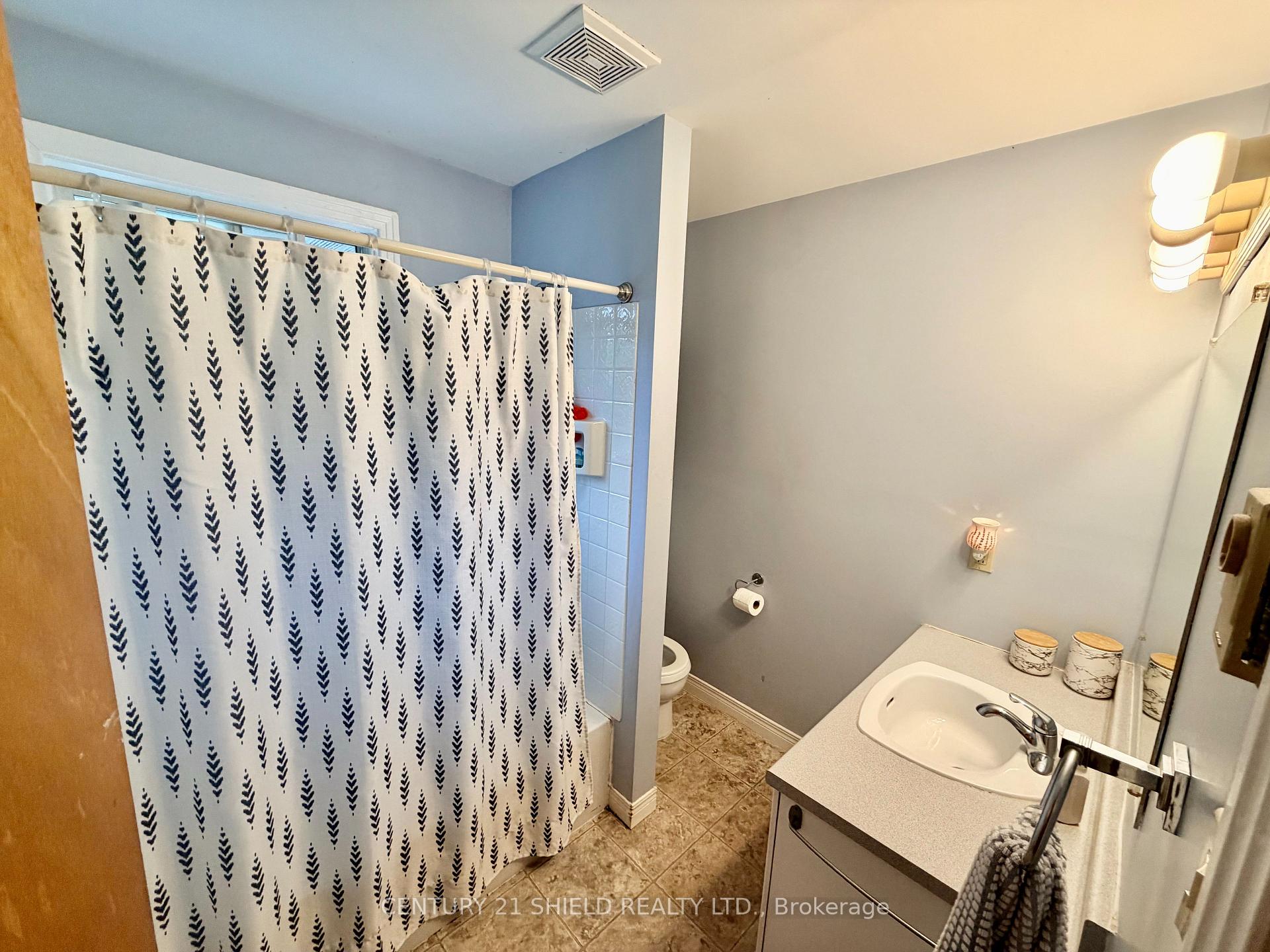 Photo 12 of 785 Sandfield Crescent, Cornwall, Cornwall — HOMEH