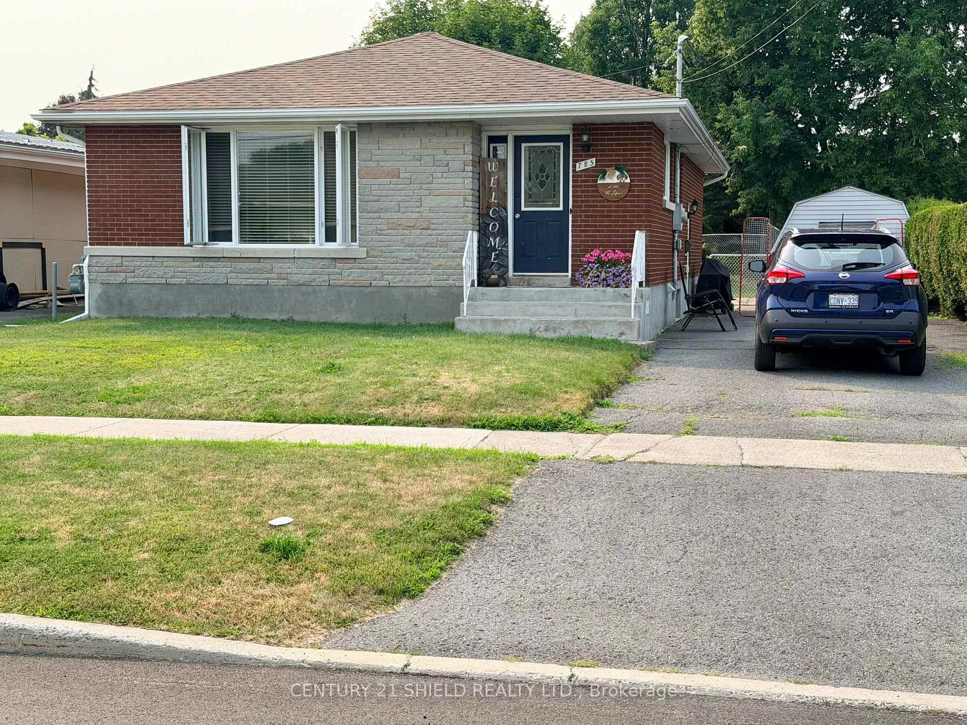 Photo 2 of 785 Sandfield Crescent, Cornwall, Cornwall — HOMEH