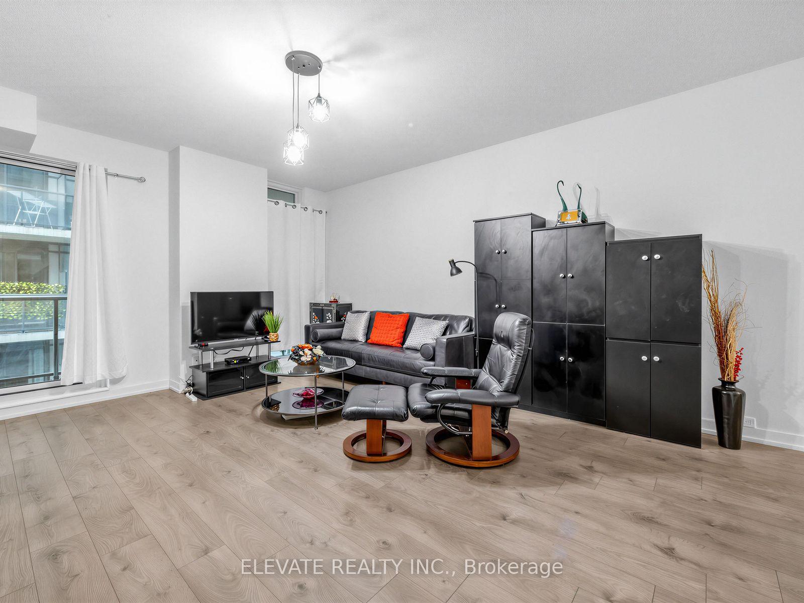 Photo 6 of Unit 926, 297 College Street, Toronto, University — HOMEH
