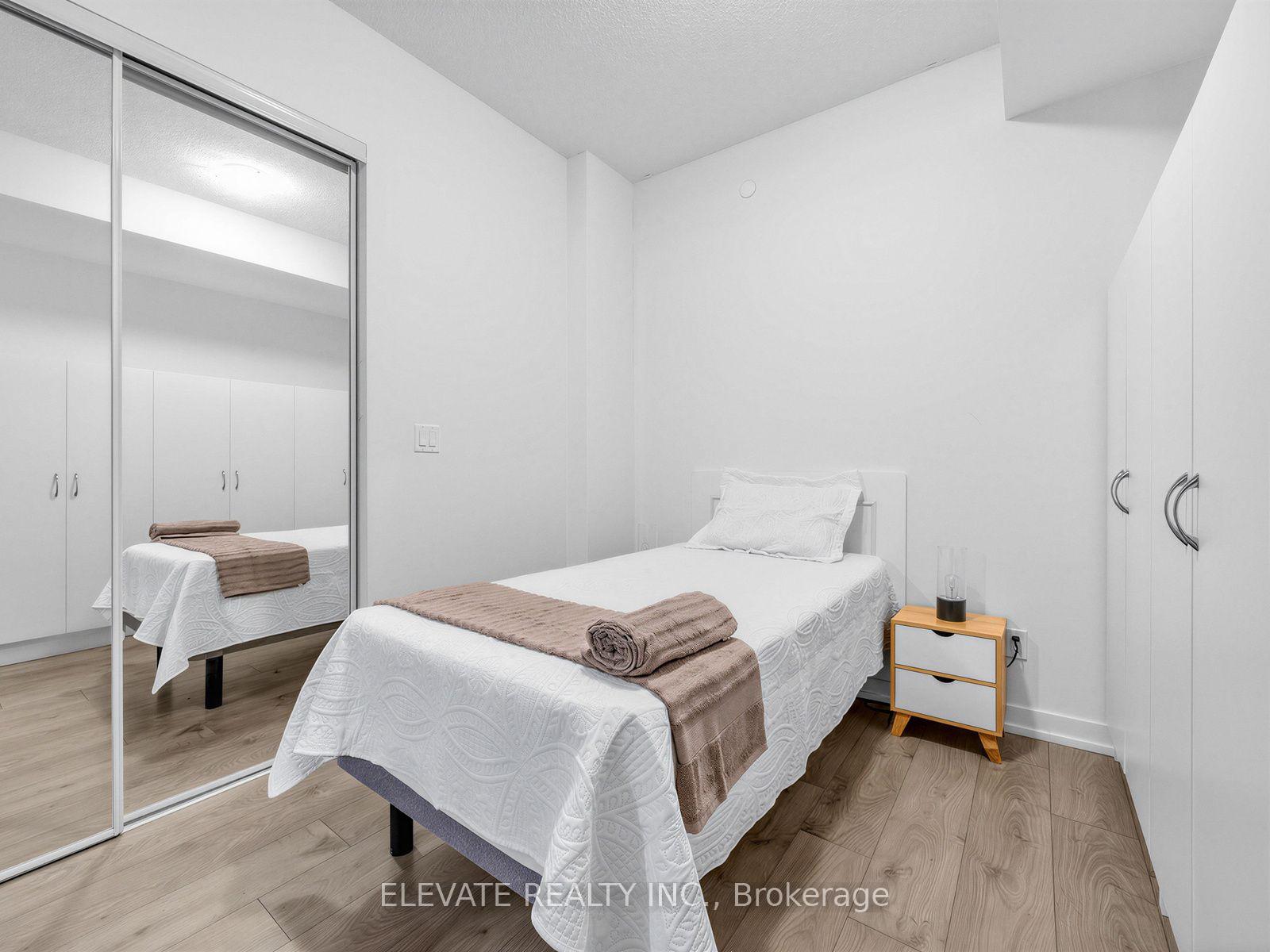 Photo 15 of Unit 926, 297 College Street, Toronto, University — HOMEH