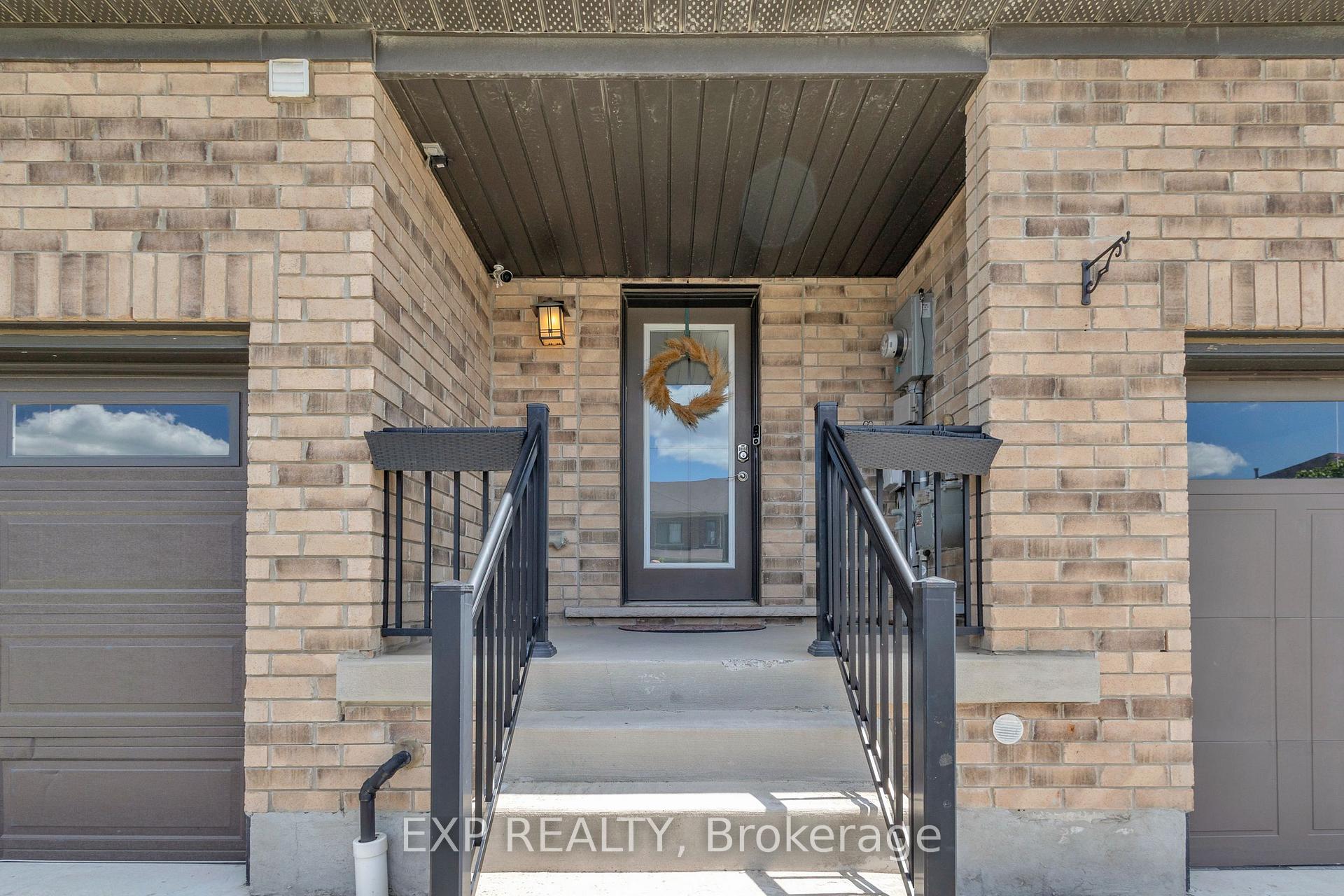 Photo 4 of 6 Sherway Street, Hamilton, Stoney Creek Mountain — HOMEH