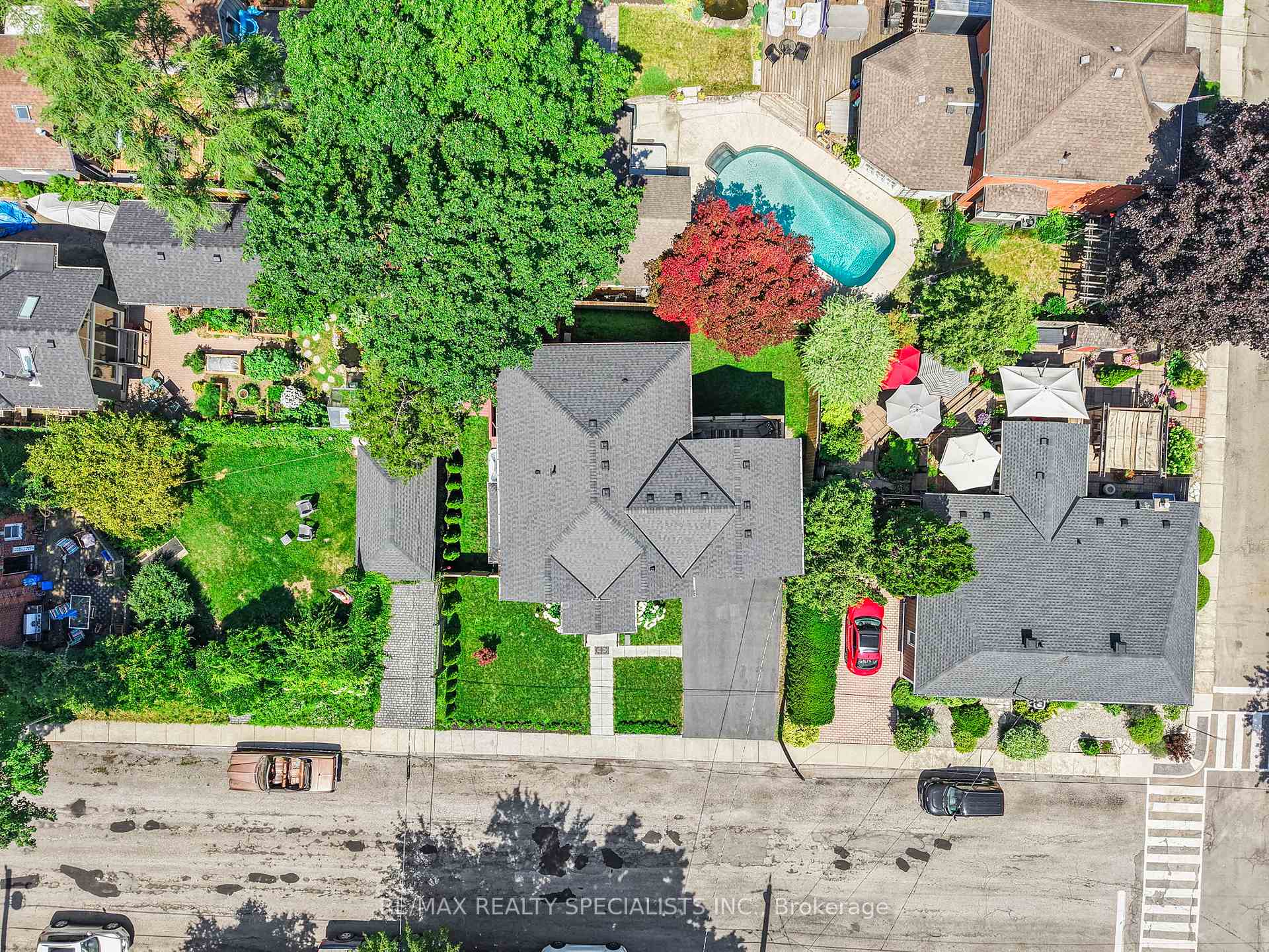 Photo 3 of 24 Peel Street N, Hamilton, Dundas — HOMEH