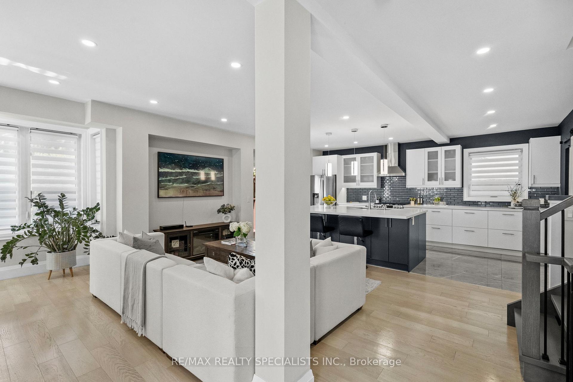 Photo 7 of 24 Peel Street N, Hamilton, Dundas — HOMEH