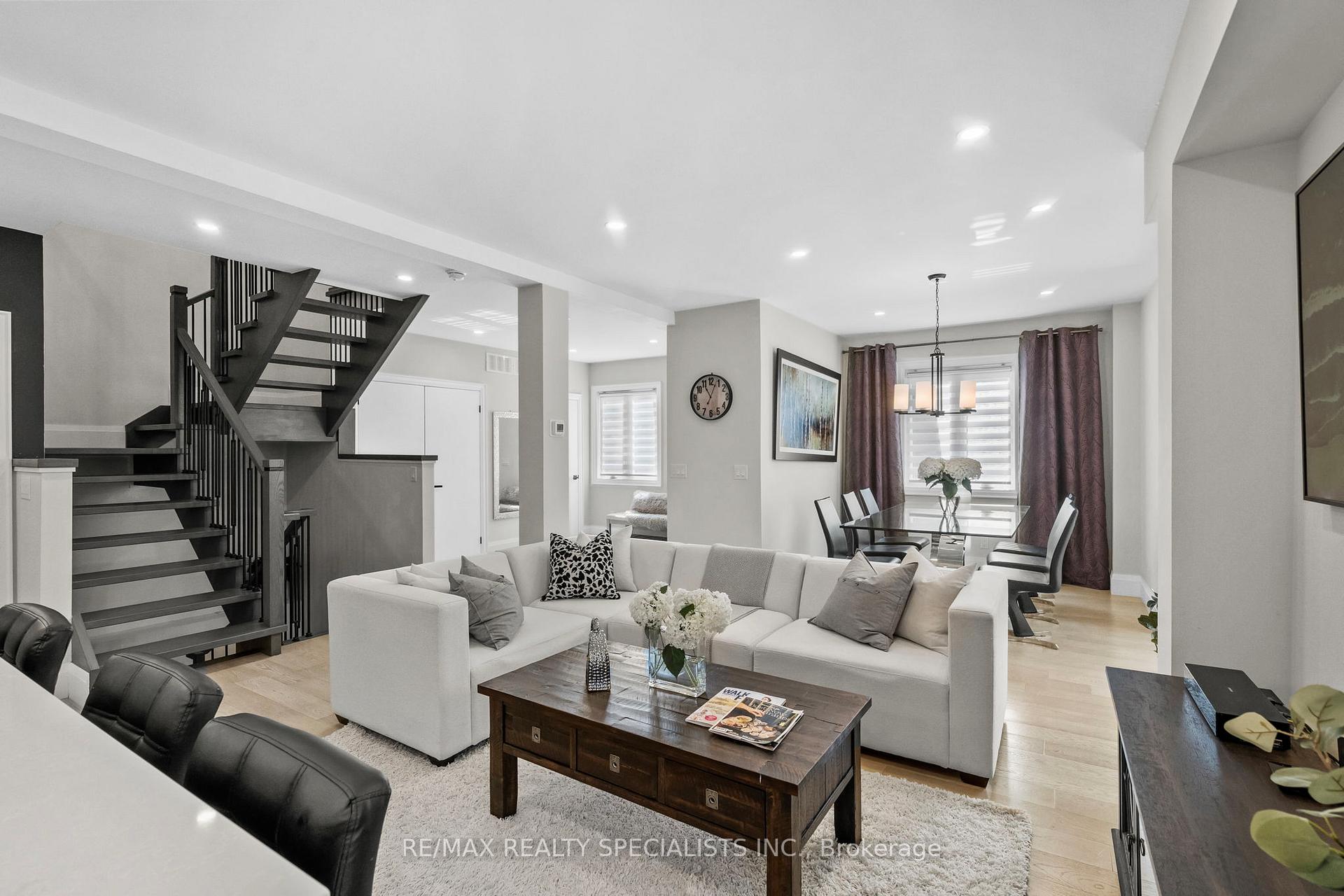 Photo 9 of 24 Peel Street N, Hamilton, Dundas — HOMEH