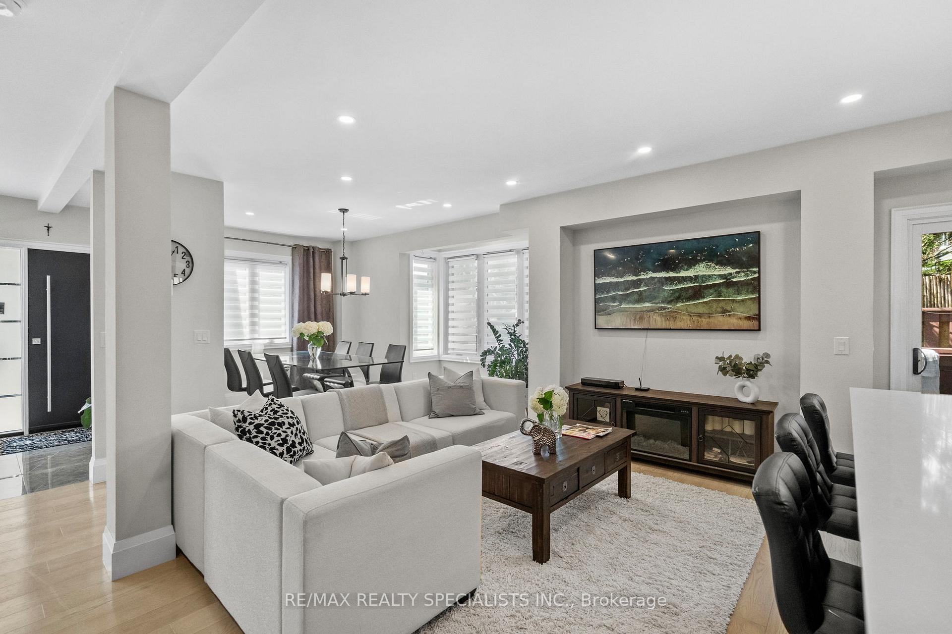 Photo 10 of 24 Peel Street N, Hamilton, Dundas — HOMEH