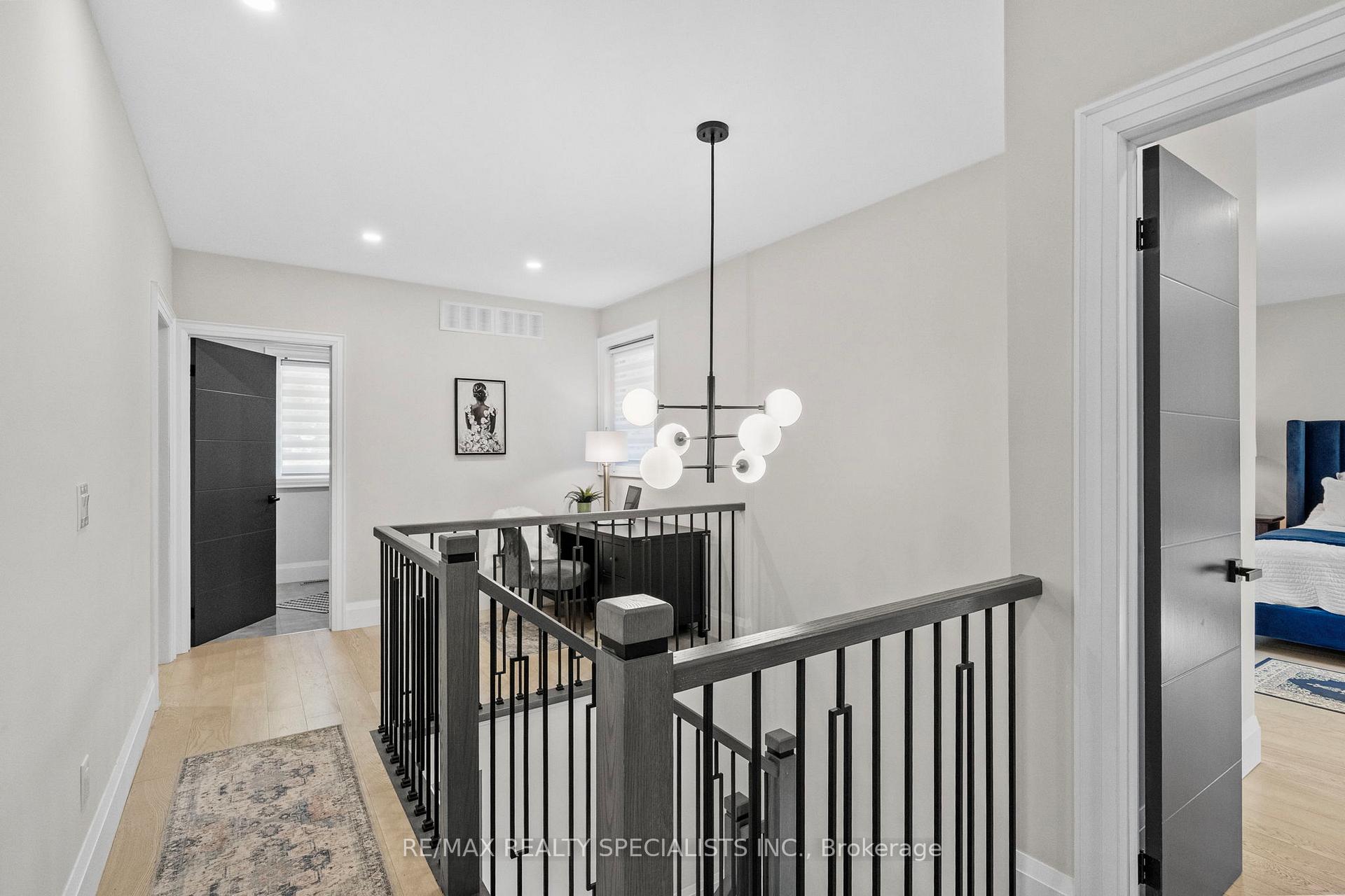 Photo 20 of 24 Peel Street N, Hamilton, Dundas — HOMEH