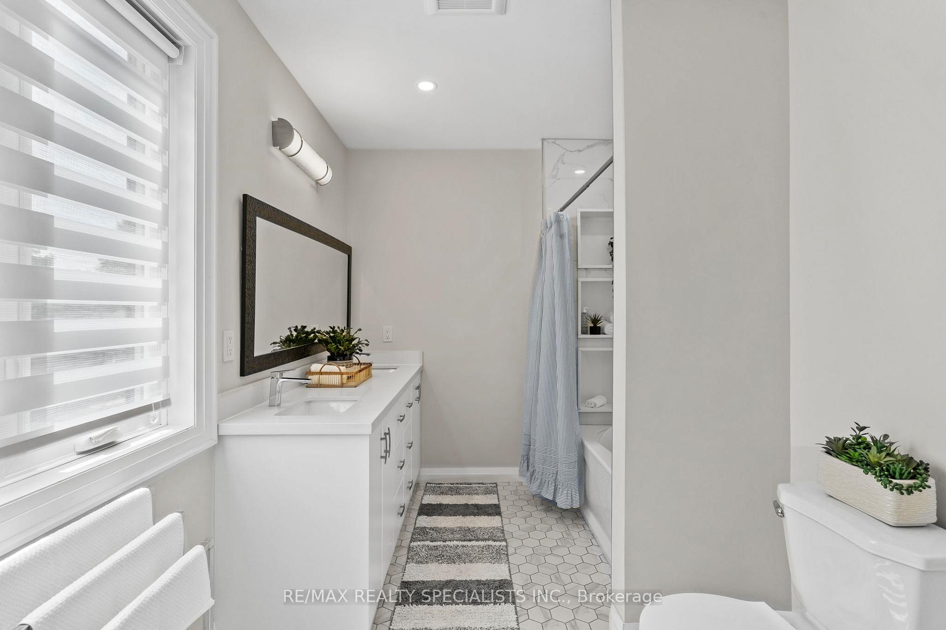Photo 26 of 24 Peel Street N, Hamilton, Dundas — HOMEH