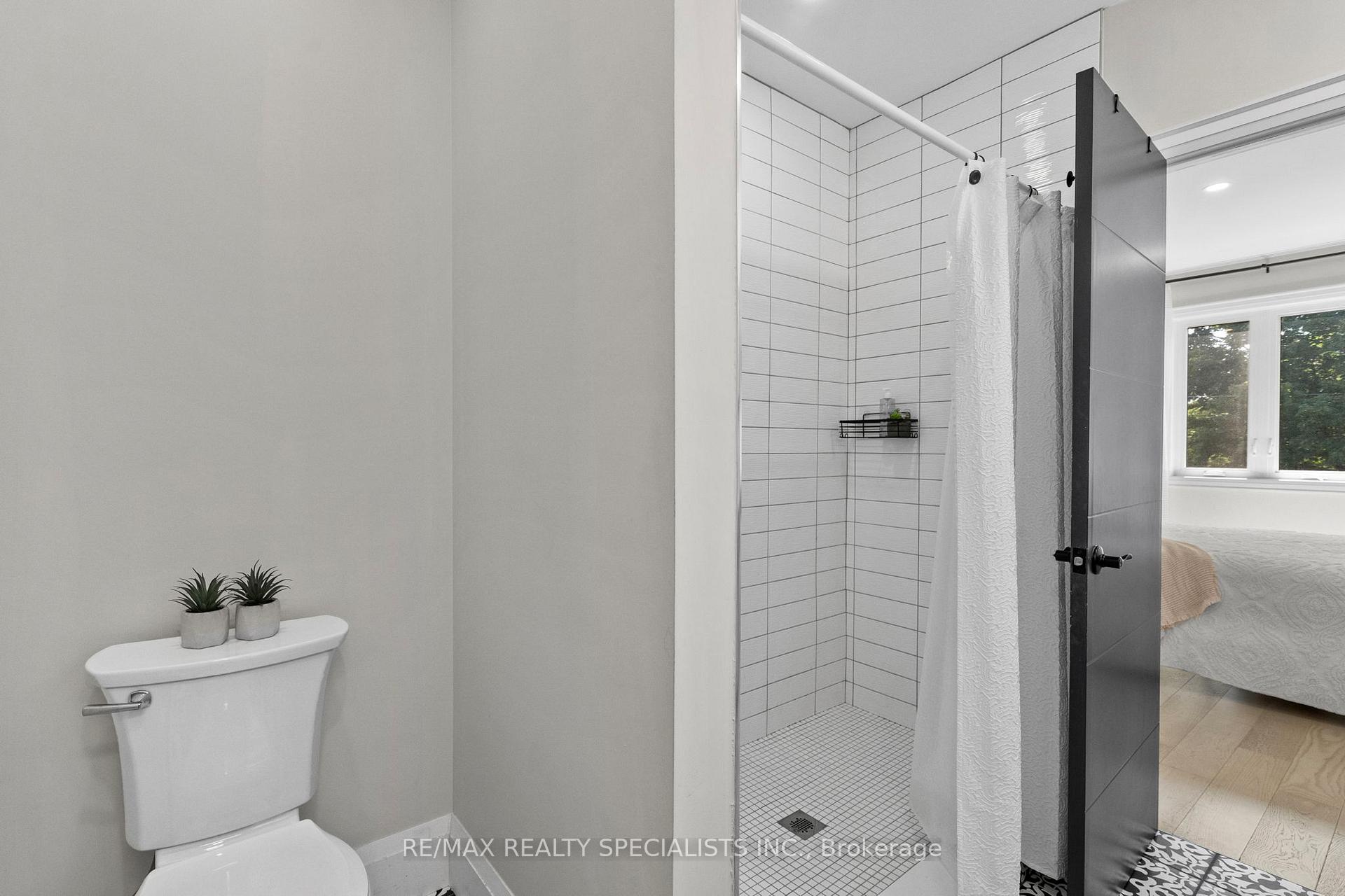 Photo 34 of 24 Peel Street N, Hamilton, Dundas — HOMEH