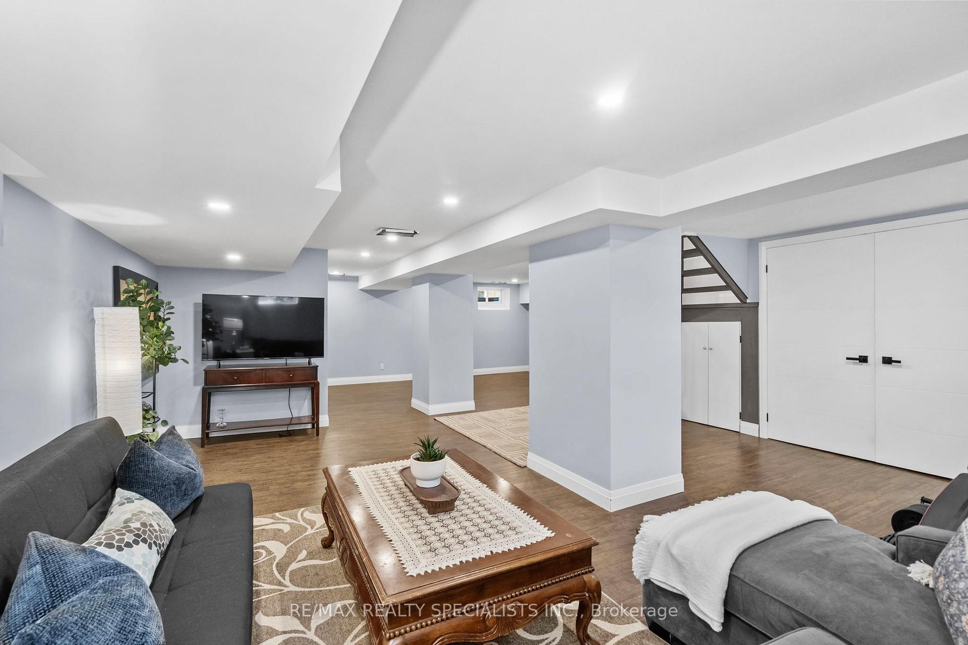Photo 40 of 24 Peel Street N, Hamilton, Dundas — HOMEH