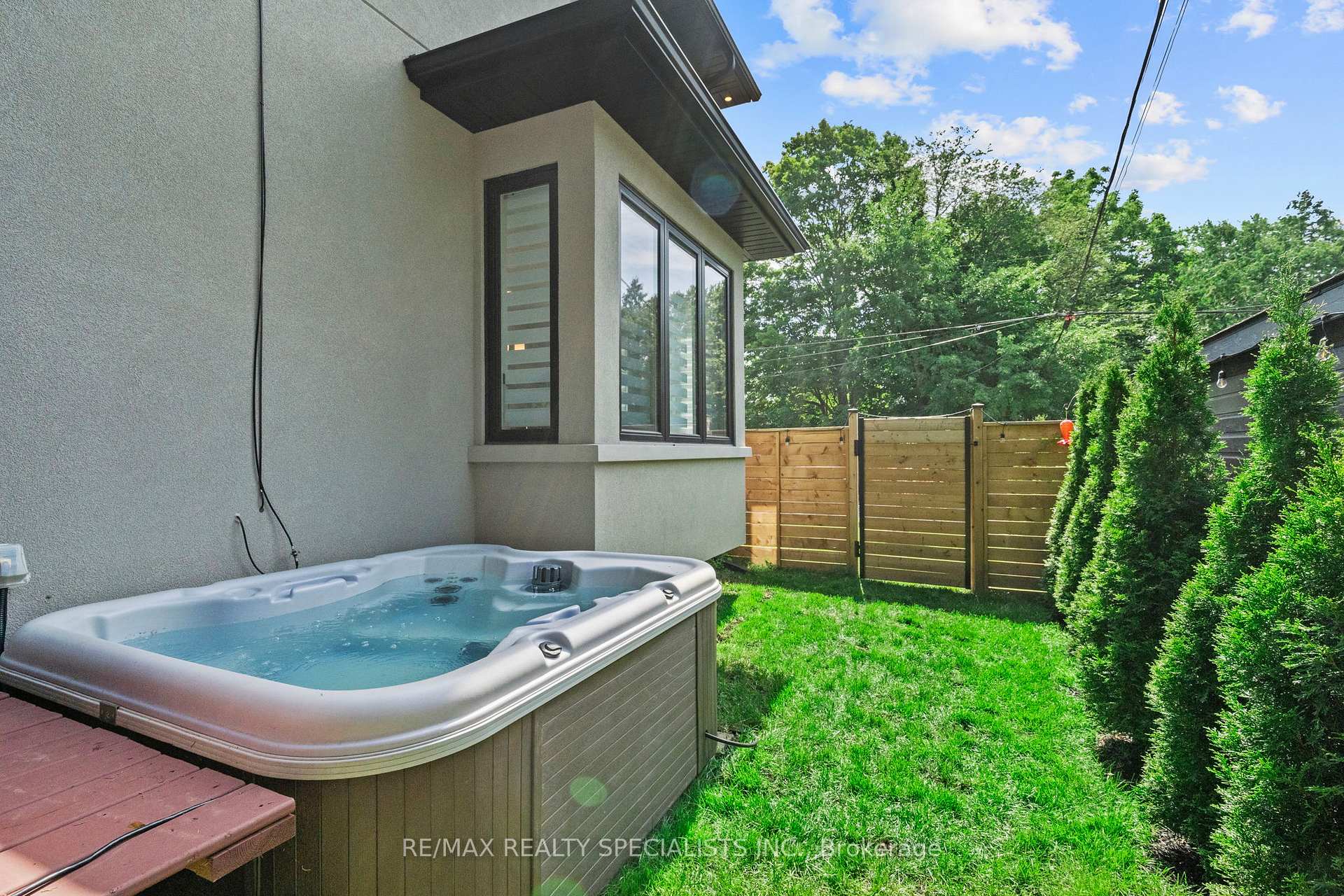 Photo 45 of 24 Peel Street N, Hamilton, Dundas — HOMEH