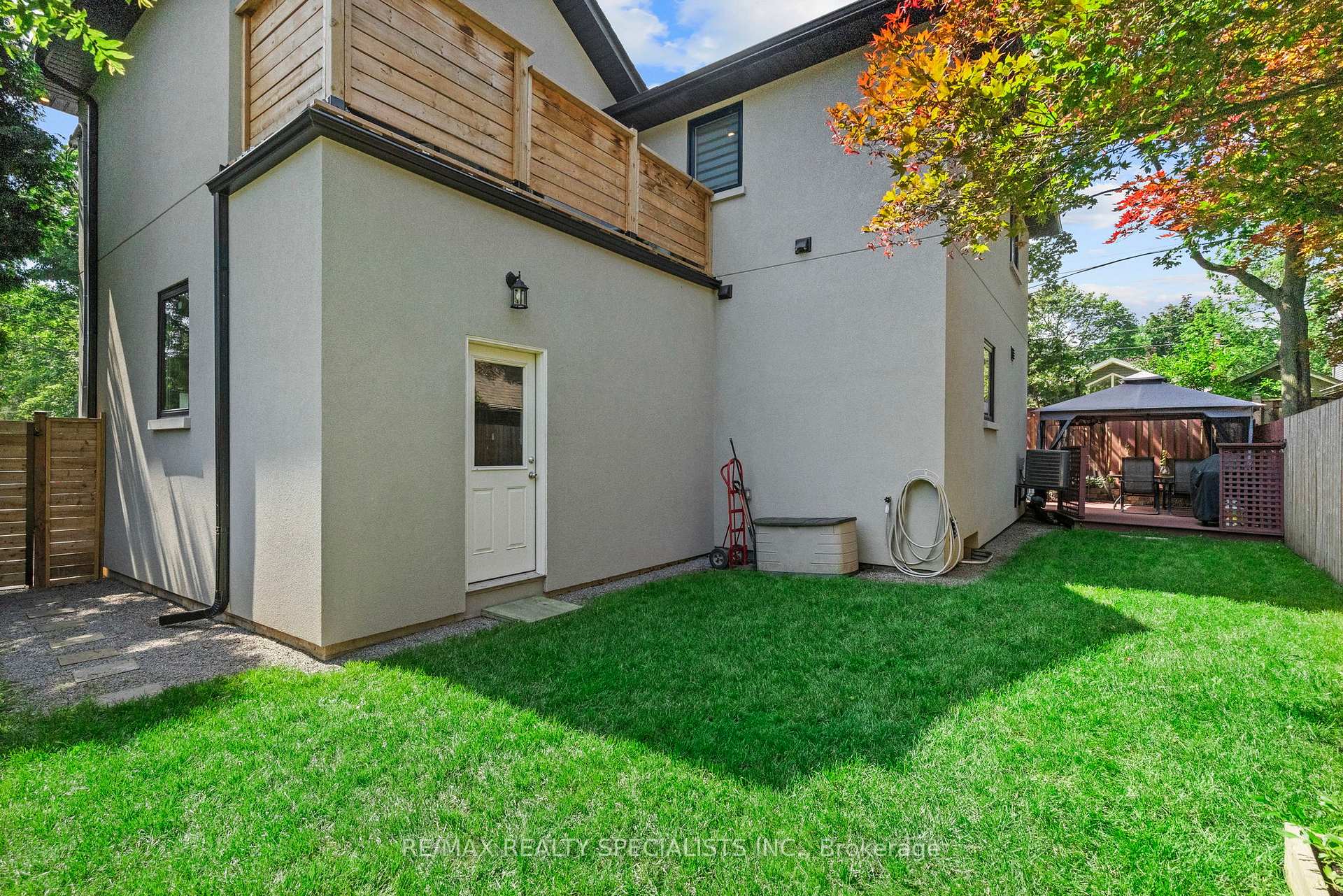 Photo 46 of 24 Peel Street N, Hamilton, Dundas — HOMEH