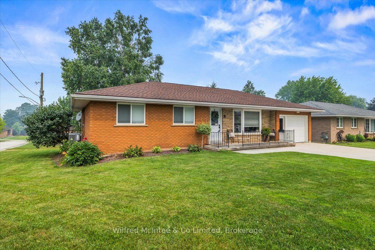 Photo 2 of 9 Dietz Street, South Bruce — HOMEH
