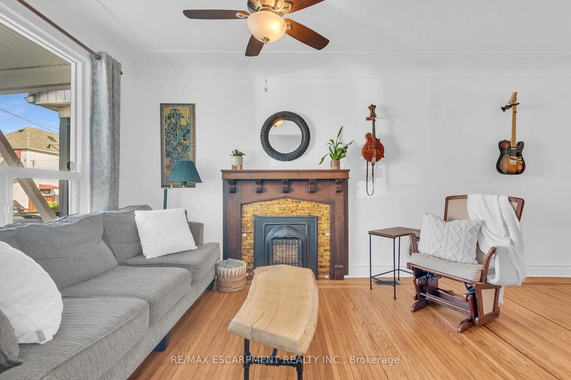 Photo 5 of 10 Roxborough Avenue, Hamilton, Crown Point — HOMEH