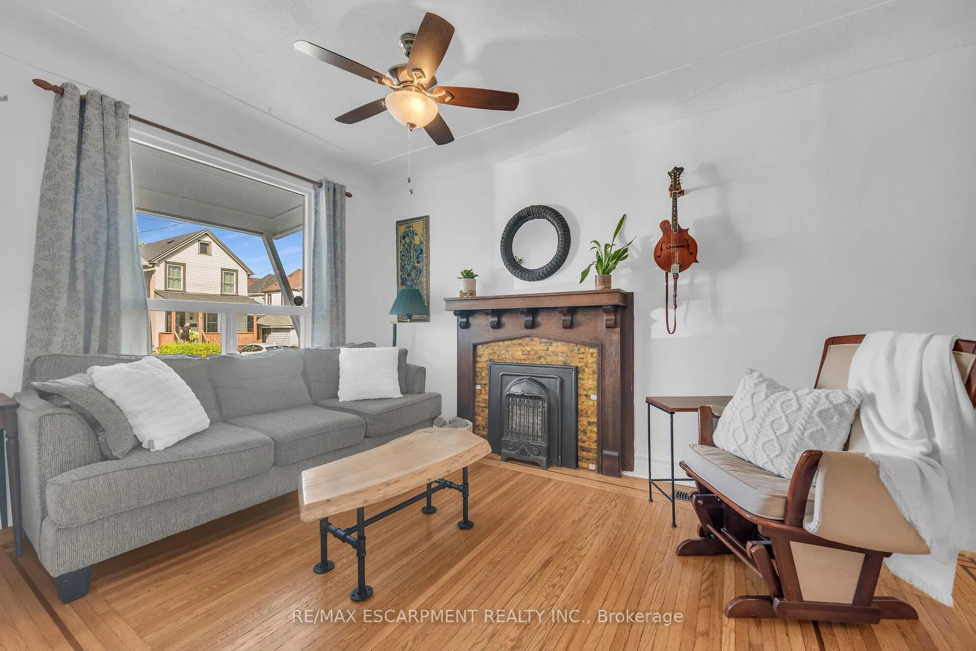 Photo 6 of 10 Roxborough Avenue, Hamilton, Crown Point — HOMEH