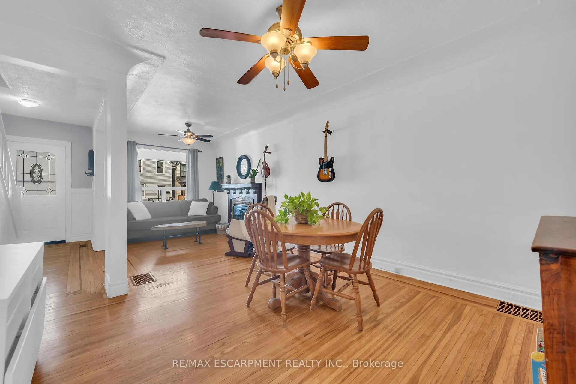 Photo 13 of 10 Roxborough Avenue, Hamilton, Crown Point — HOMEH