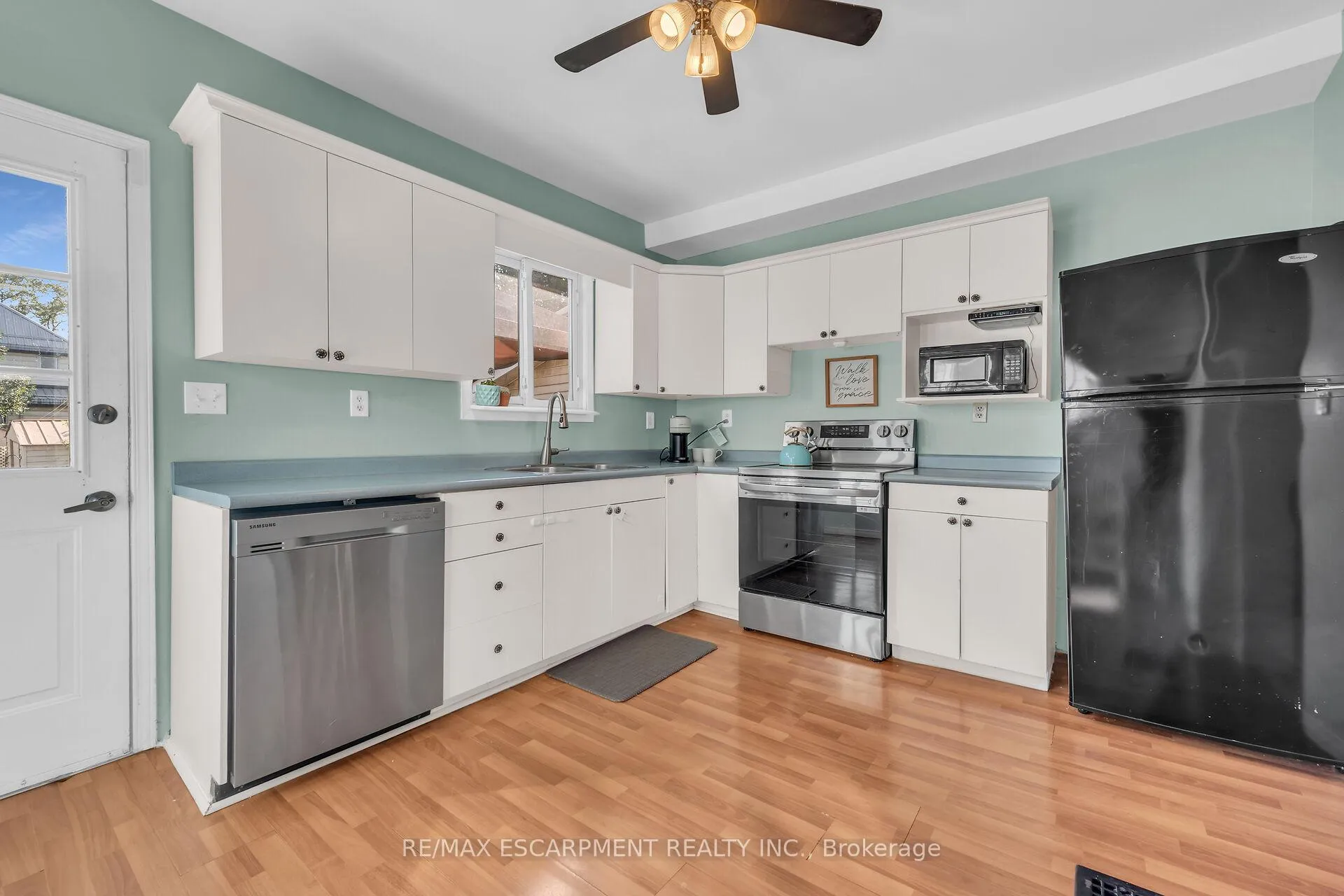 Photo 15 of 10 Roxborough Avenue, Hamilton, Crown Point — HOMEH