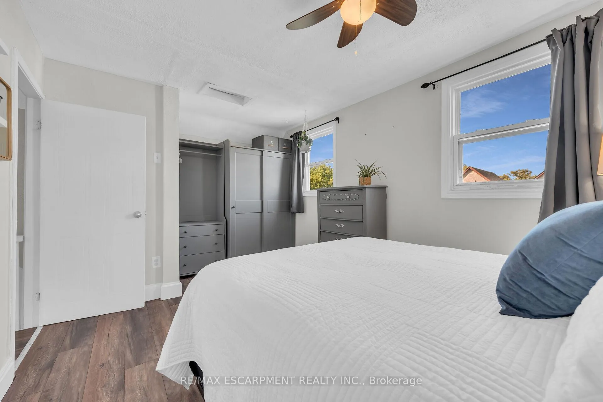 Photo 21 of 10 Roxborough Avenue, Hamilton, Crown Point — HOMEH