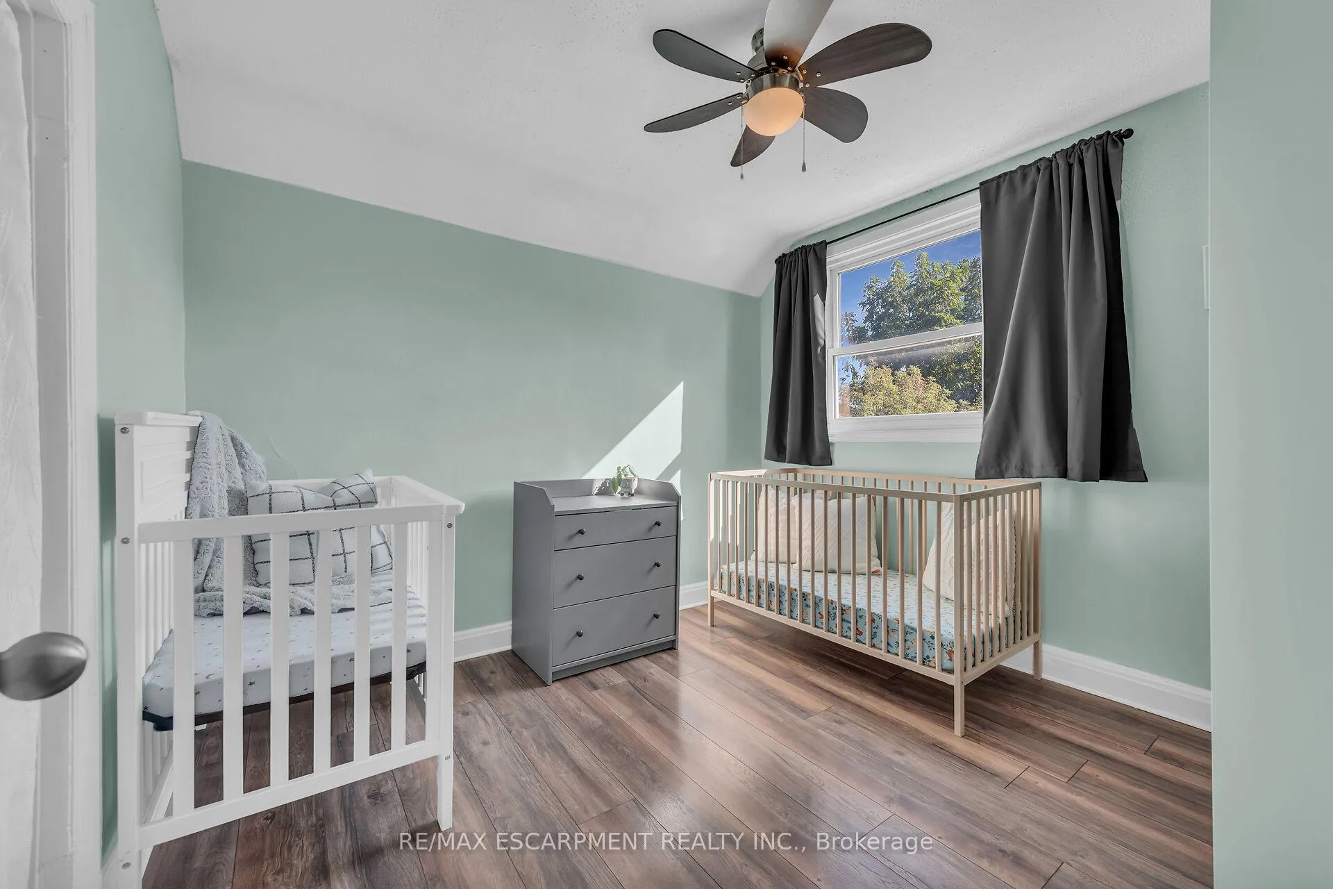 Photo 22 of 10 Roxborough Avenue, Hamilton, Crown Point — HOMEH