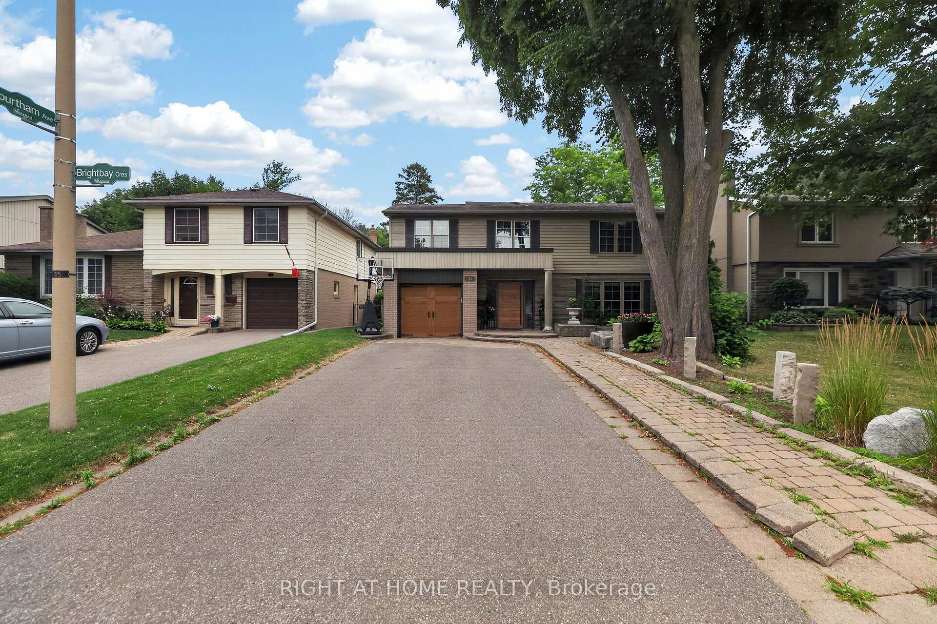 Photo 2 of 35 Brightbay Crescent, Markham, Grandview — HOMEH