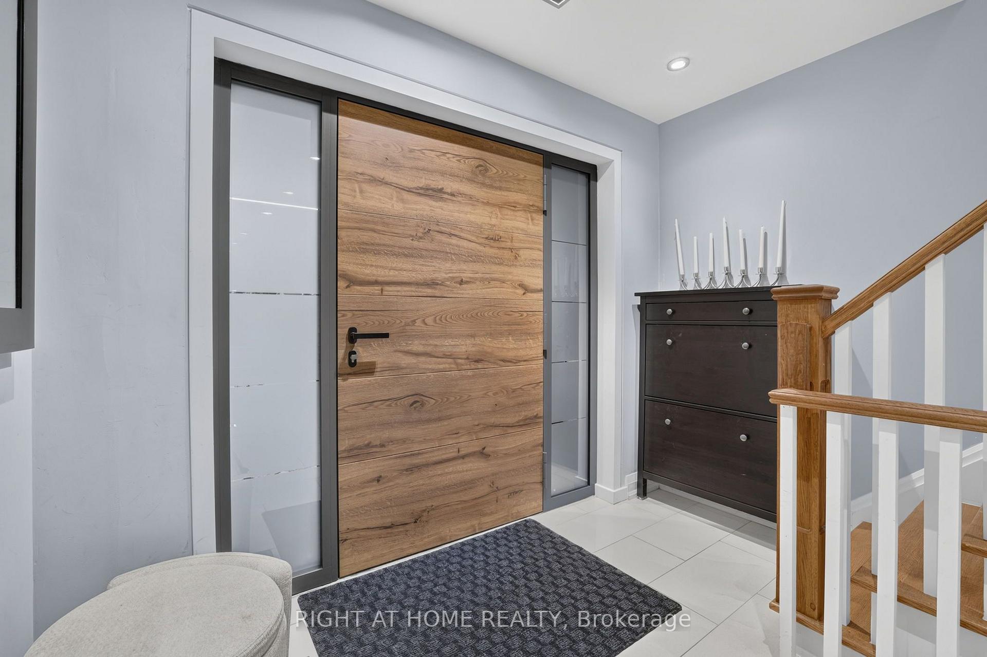 Photo 4 of 35 Brightbay Crescent, Markham, Grandview — HOMEH