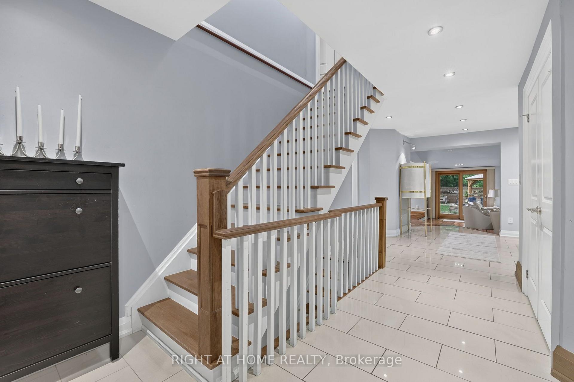 Photo 5 of 35 Brightbay Crescent, Markham, Grandview — HOMEH