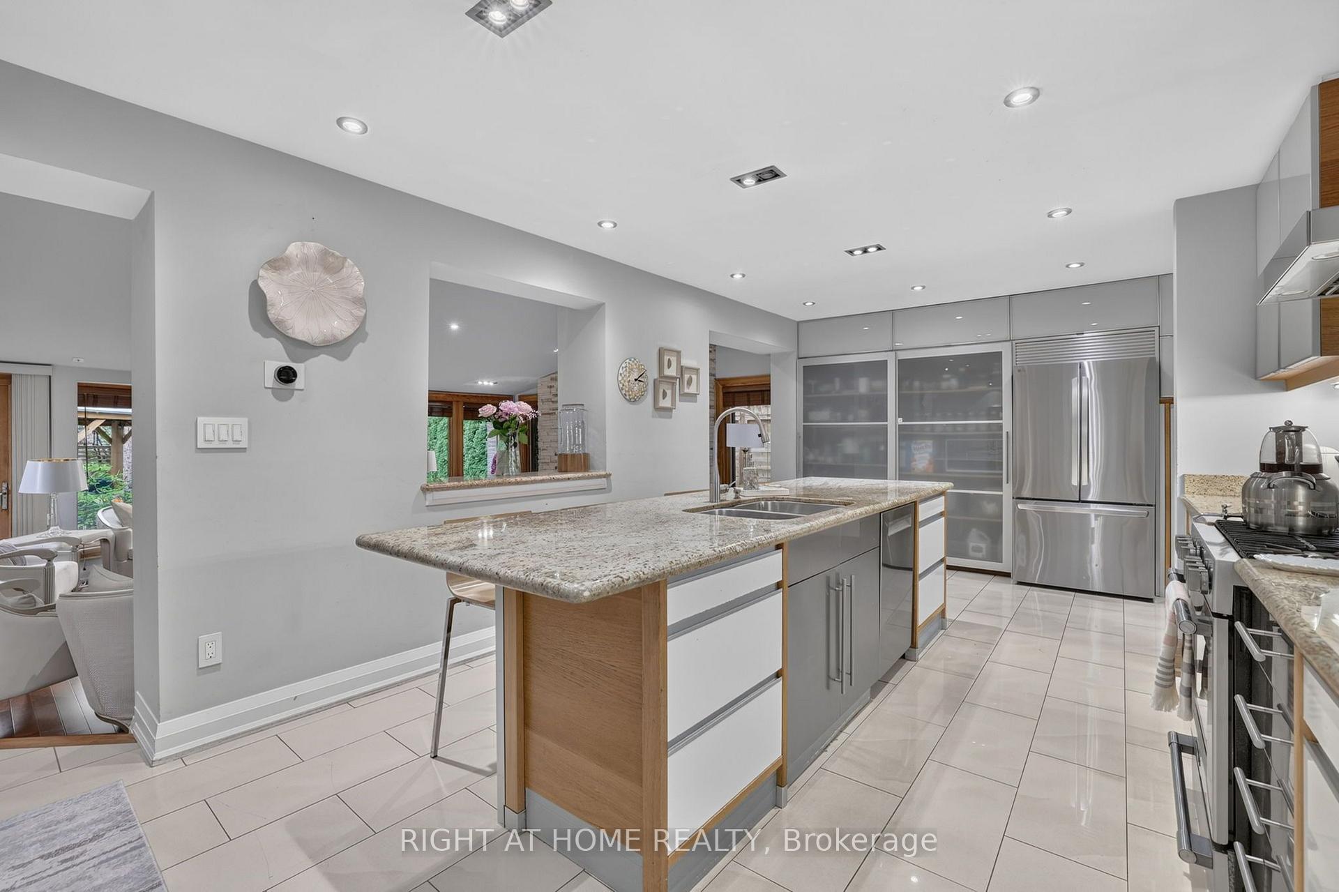 Photo 10 of 35 Brightbay Crescent, Markham, Grandview — HOMEH