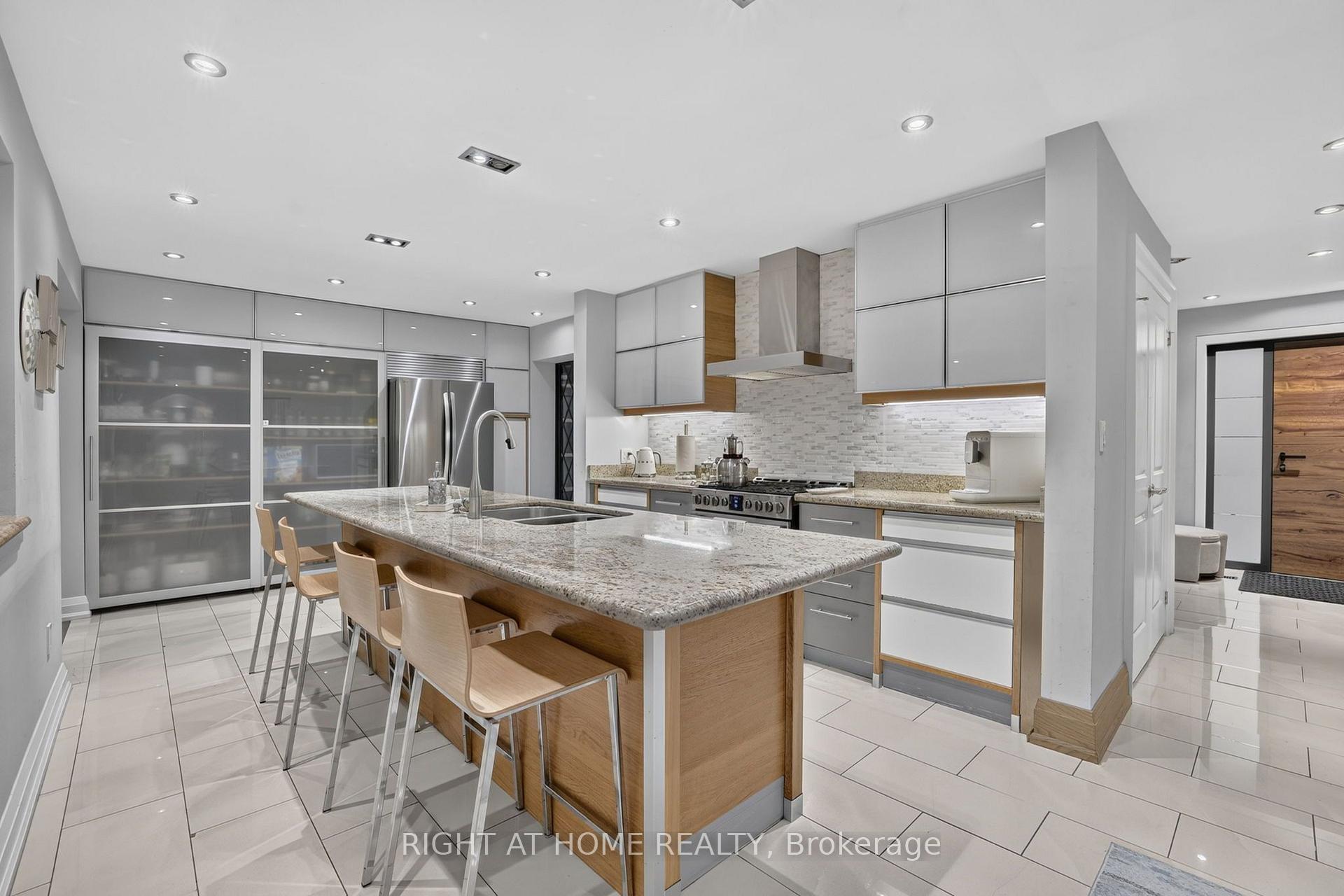 Photo 12 of 35 Brightbay Crescent, Markham, Grandview — HOMEH