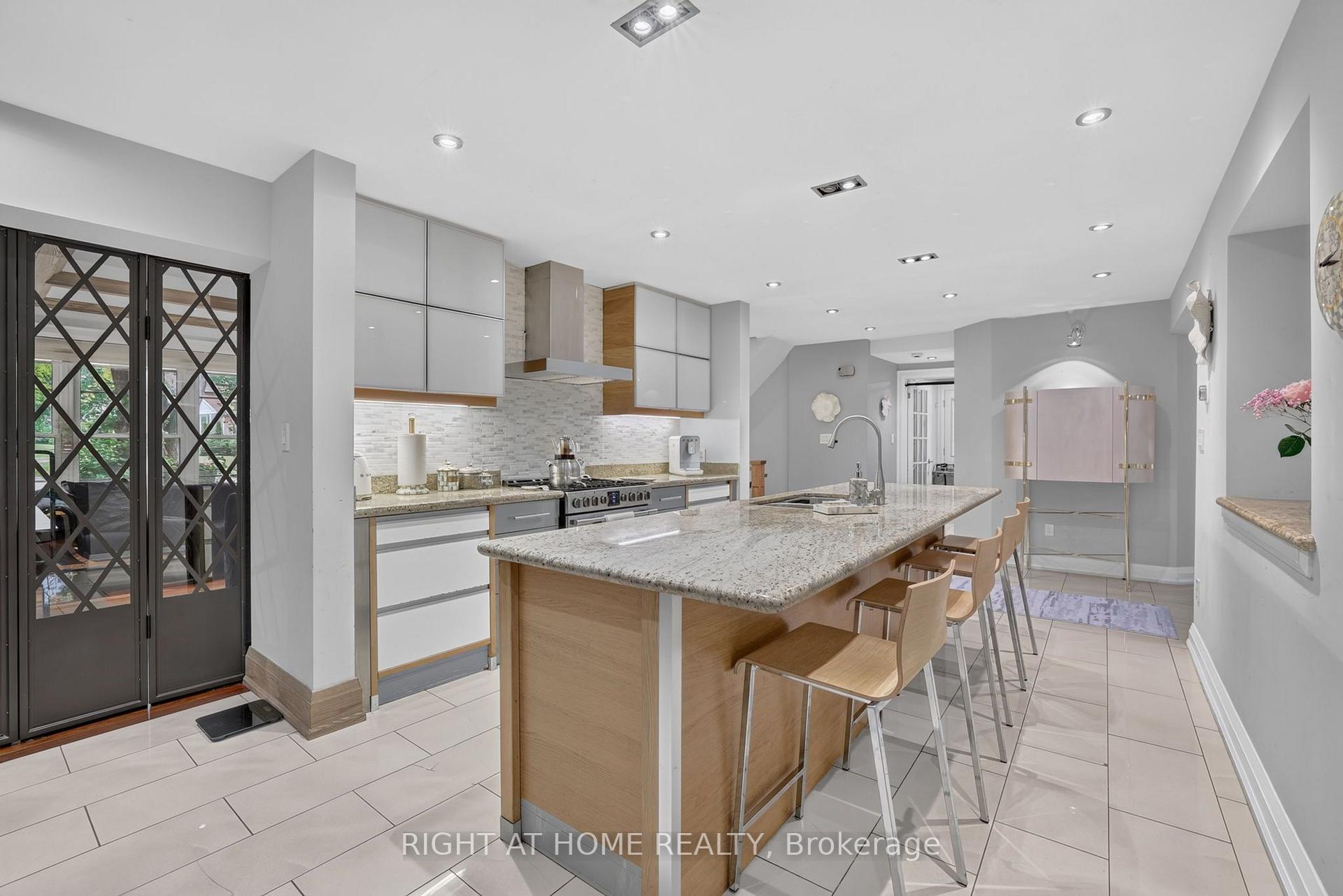 Photo 13 of 35 Brightbay Crescent, Markham, Grandview — HOMEH