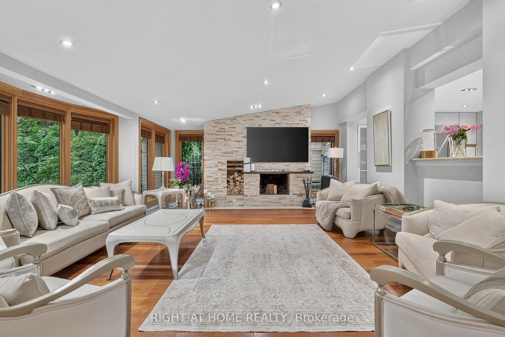 Photo 18 of 35 Brightbay Crescent, Markham, Grandview — HOMEH