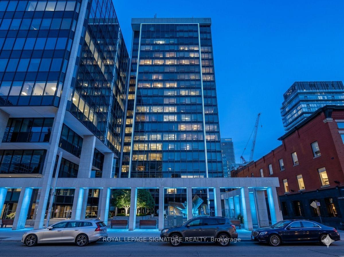 Photo 3 of Unit 2202, 30 Wellington Street E, Toronto, Church-Yonge Corridor — HOMEH