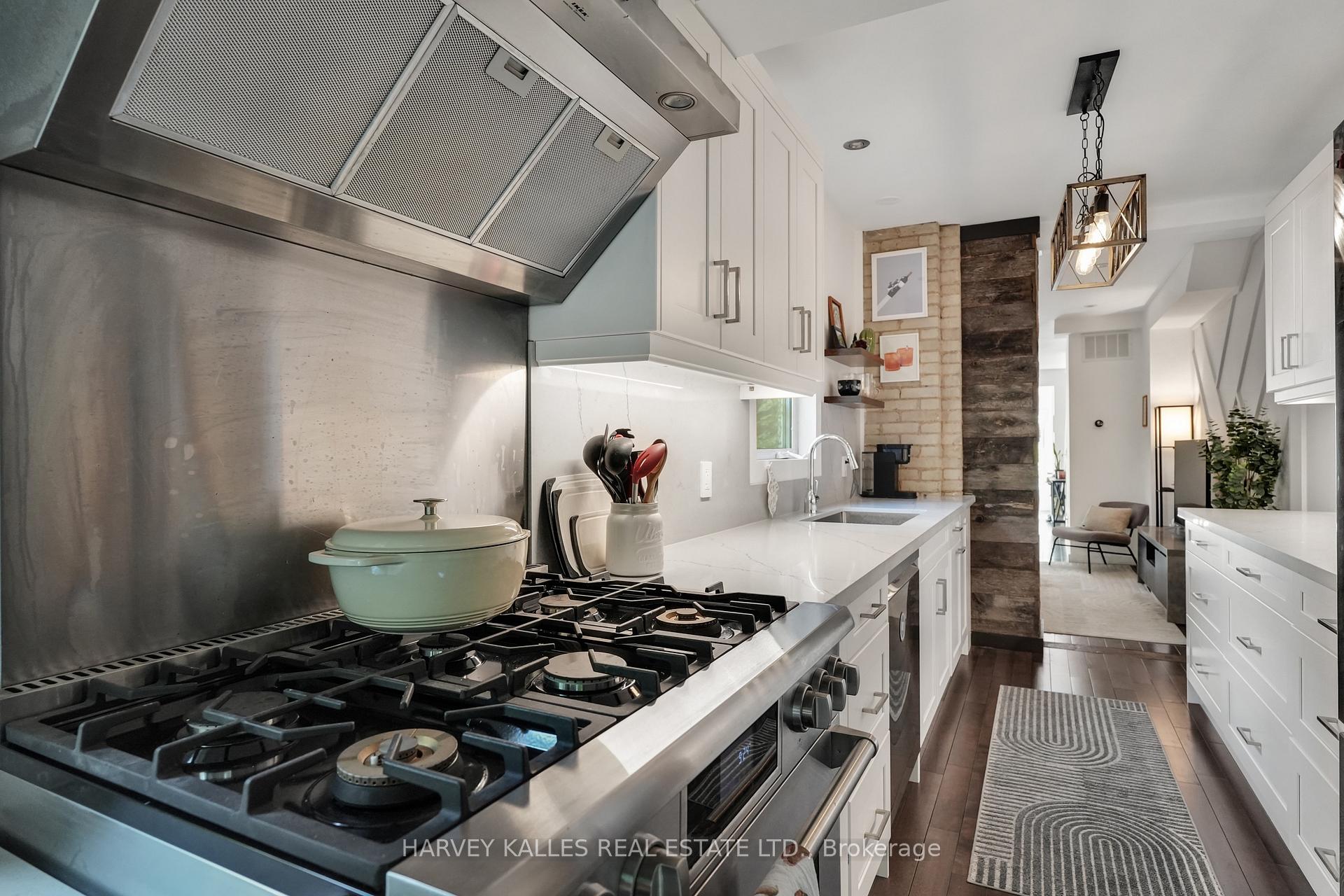 Photo 18 of 62 Golfview Avenue, Toronto, East End-Danforth — HOMEH