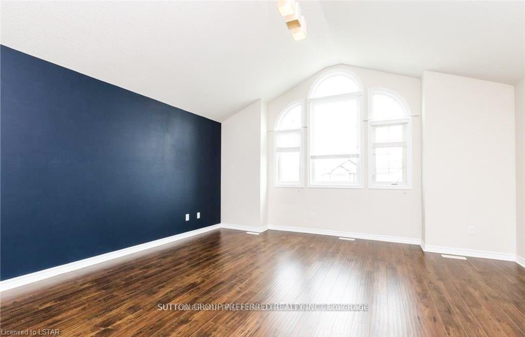 Photo 11 of 1708 Mickleborough Drive, London, North I — HOMEH