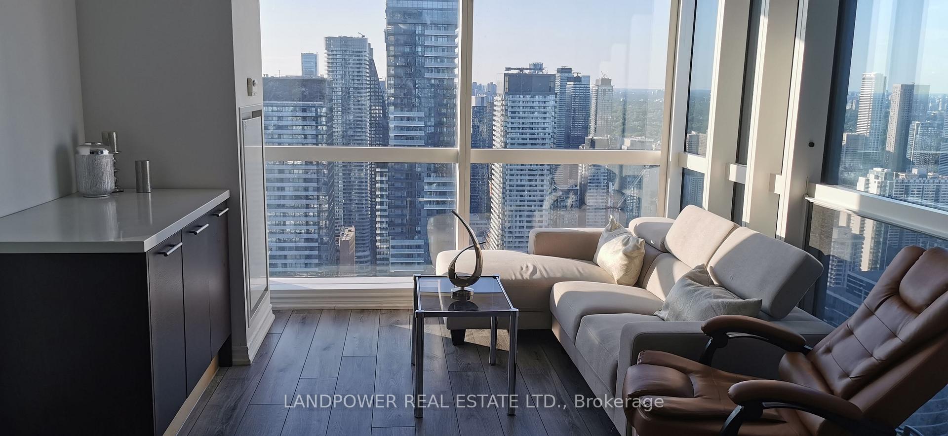 Photo 5 of Unit 5501, 386 Yonge Street, Toronto, Bay Street Corridor — HOMEH