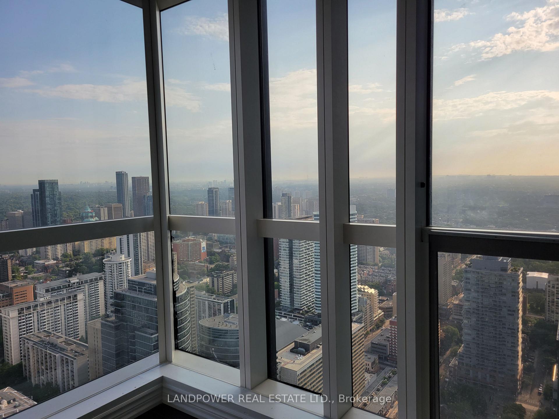 Photo 8 of Unit 5501, 386 Yonge Street, Toronto, Bay Street Corridor — HOMEH